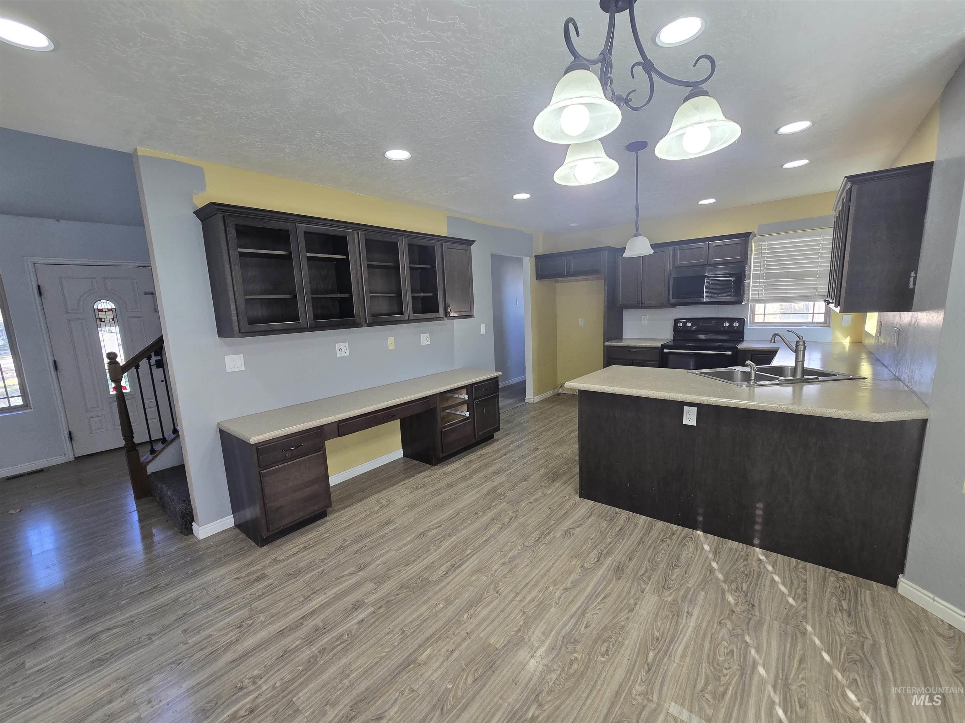 181 Villa Dr., Heyburn, Idaho 83336, 3 Bedrooms, 3 Bathrooms, Residential For Sale, Price $345,000,MLS 98967198