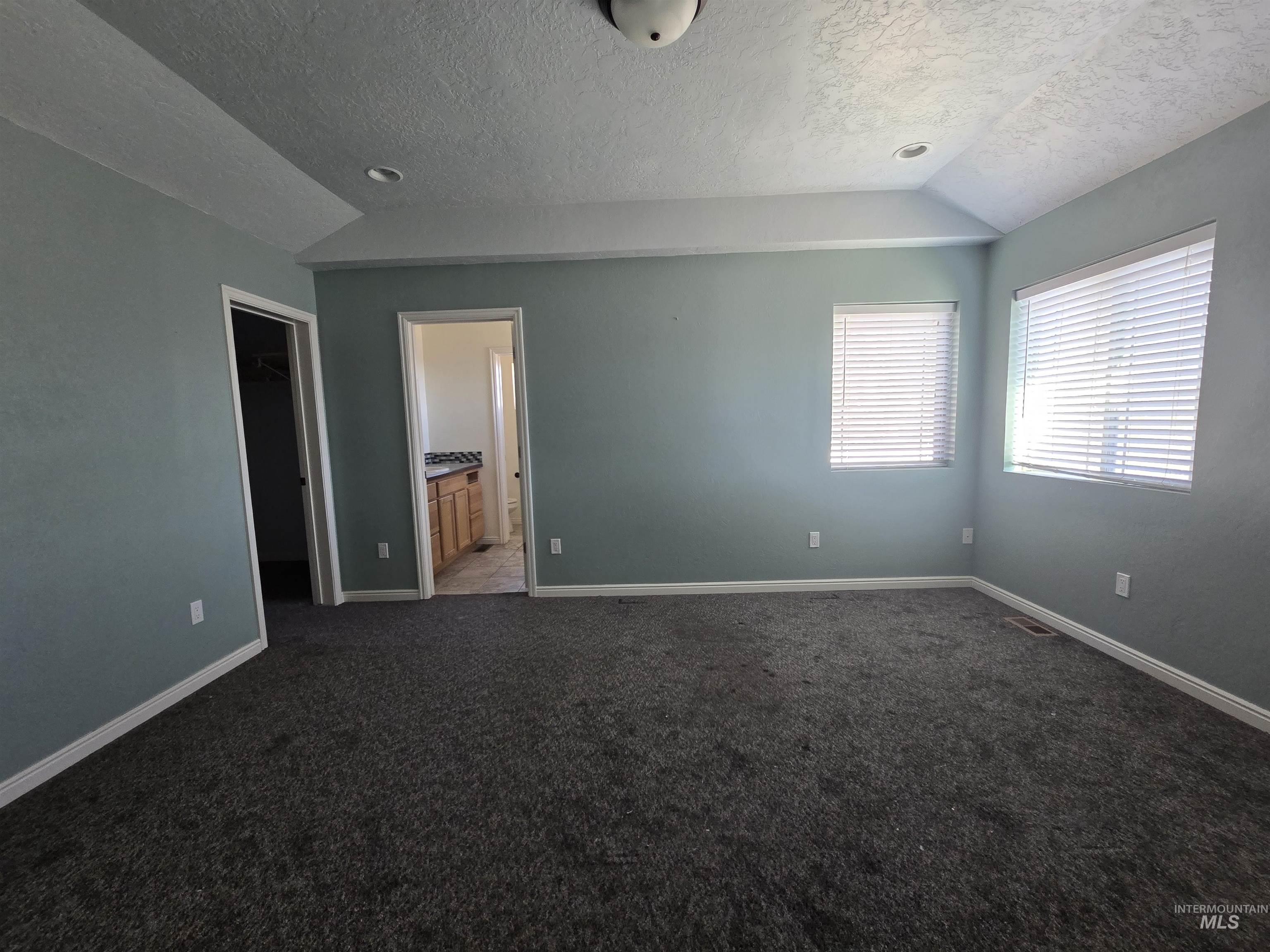 181 Villa Dr., Heyburn, Idaho 83336, 3 Bedrooms, 3 Bathrooms, Residential For Sale, Price $345,000,MLS 98967198