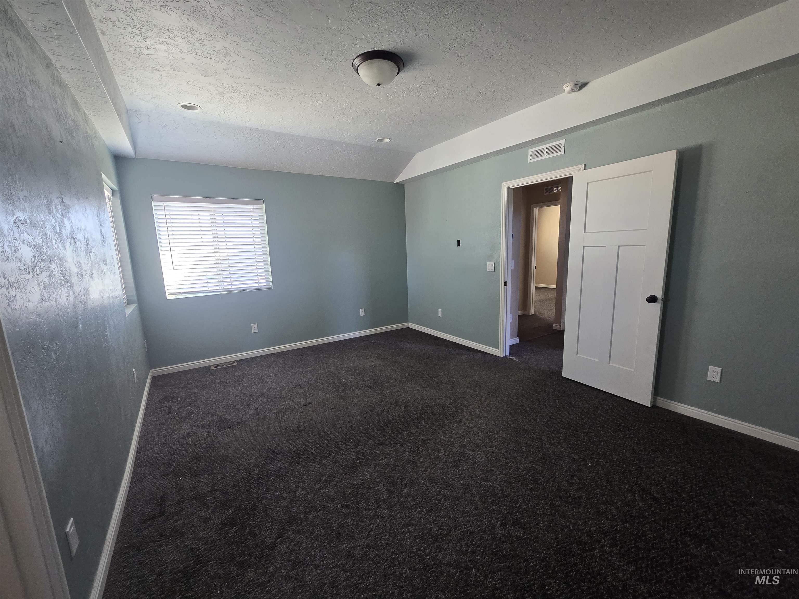 181 Villa Dr., Heyburn, Idaho 83336, 3 Bedrooms, 3 Bathrooms, Residential For Sale, Price $345,000,MLS 98967198