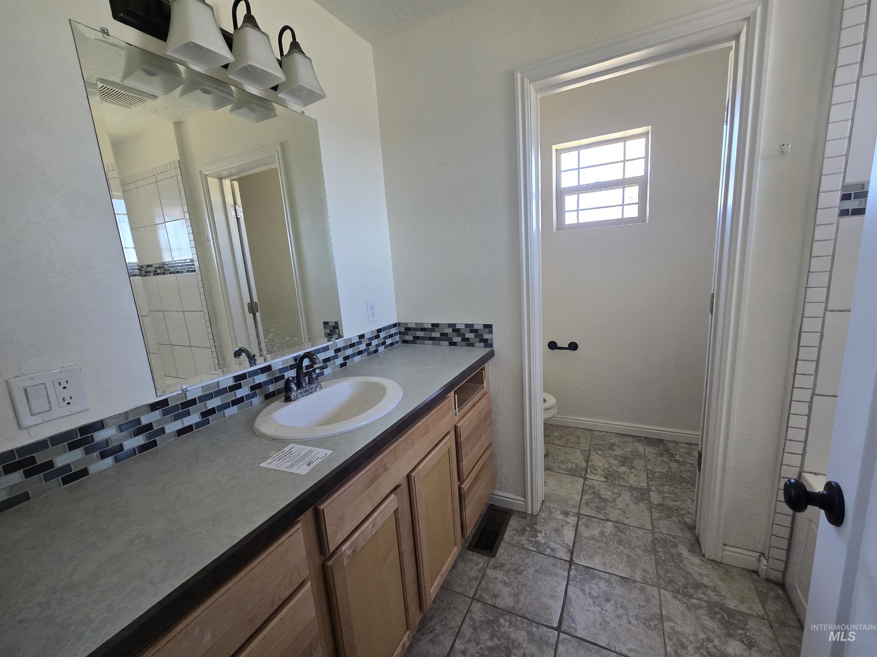 181 Villa Dr., Heyburn, Idaho 83336, 3 Bedrooms, 3 Bathrooms, Residential For Sale, Price $345,000,MLS 98967198