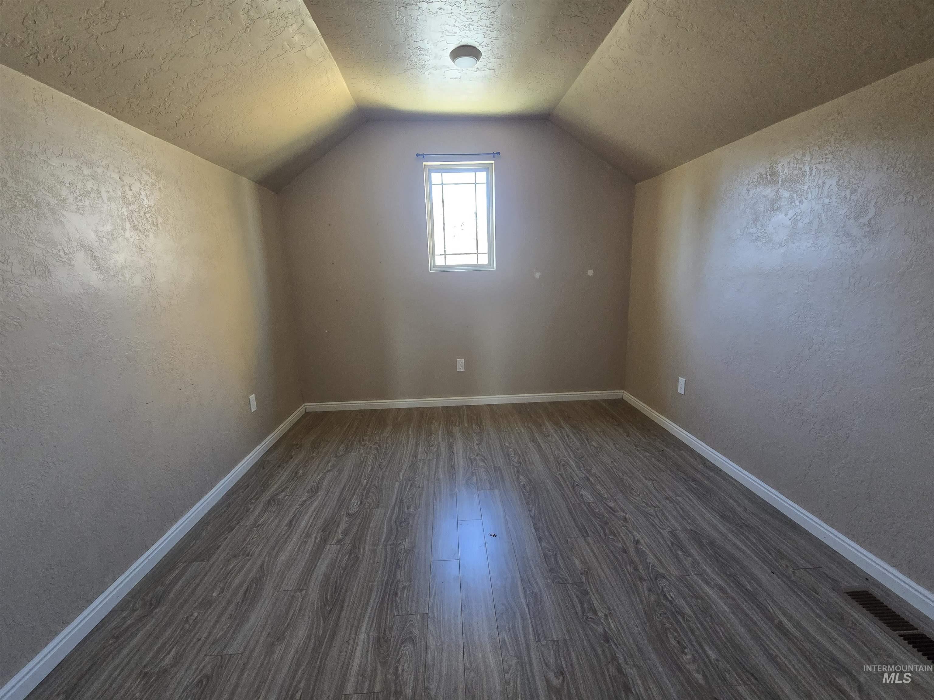 181 Villa Dr., Heyburn, Idaho 83336, 3 Bedrooms, 3 Bathrooms, Residential For Sale, Price $345,000,MLS 98967198