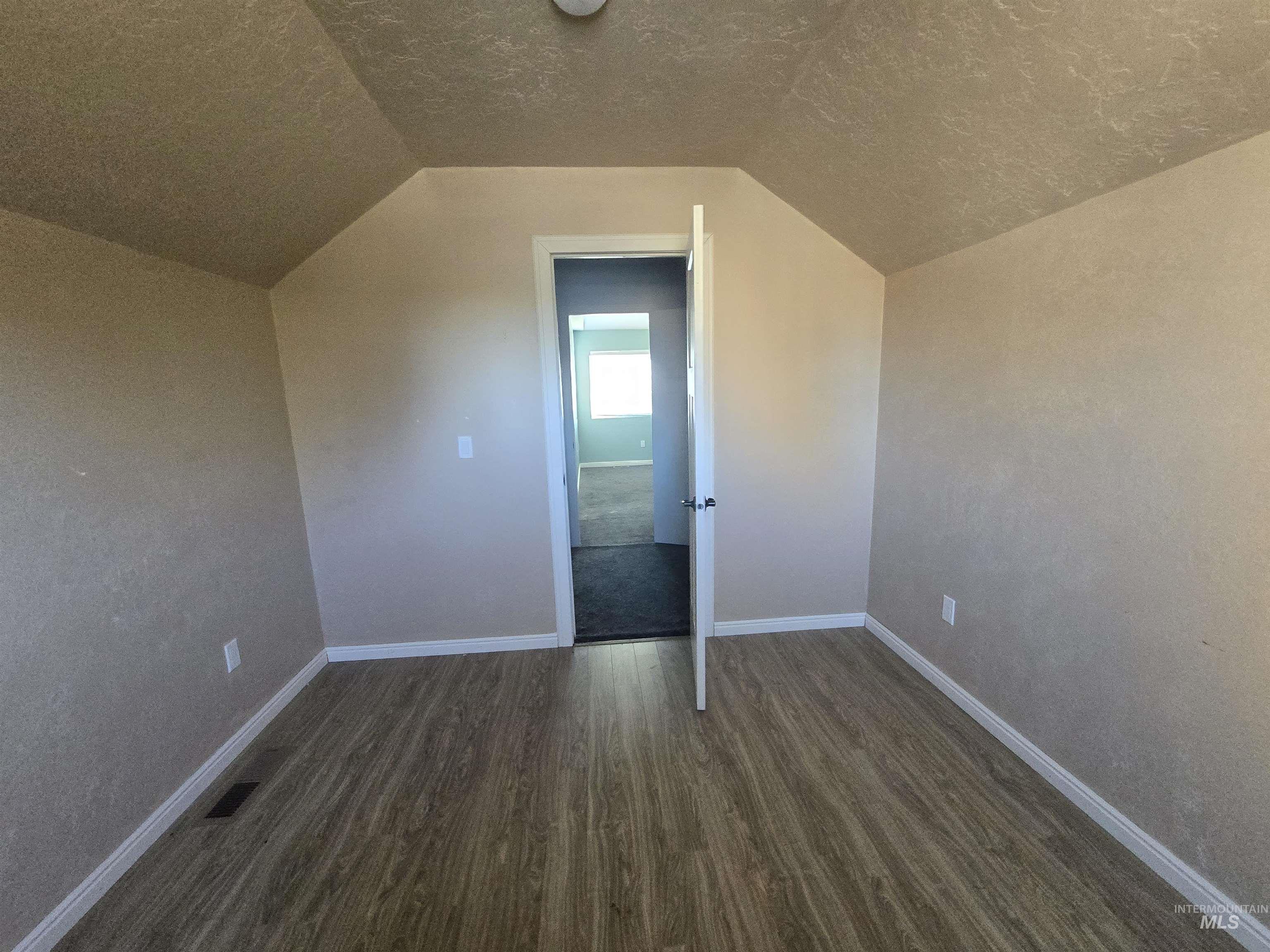 181 Villa Dr., Heyburn, Idaho 83336, 3 Bedrooms, 3 Bathrooms, Residential For Sale, Price $345,000,MLS 98967198