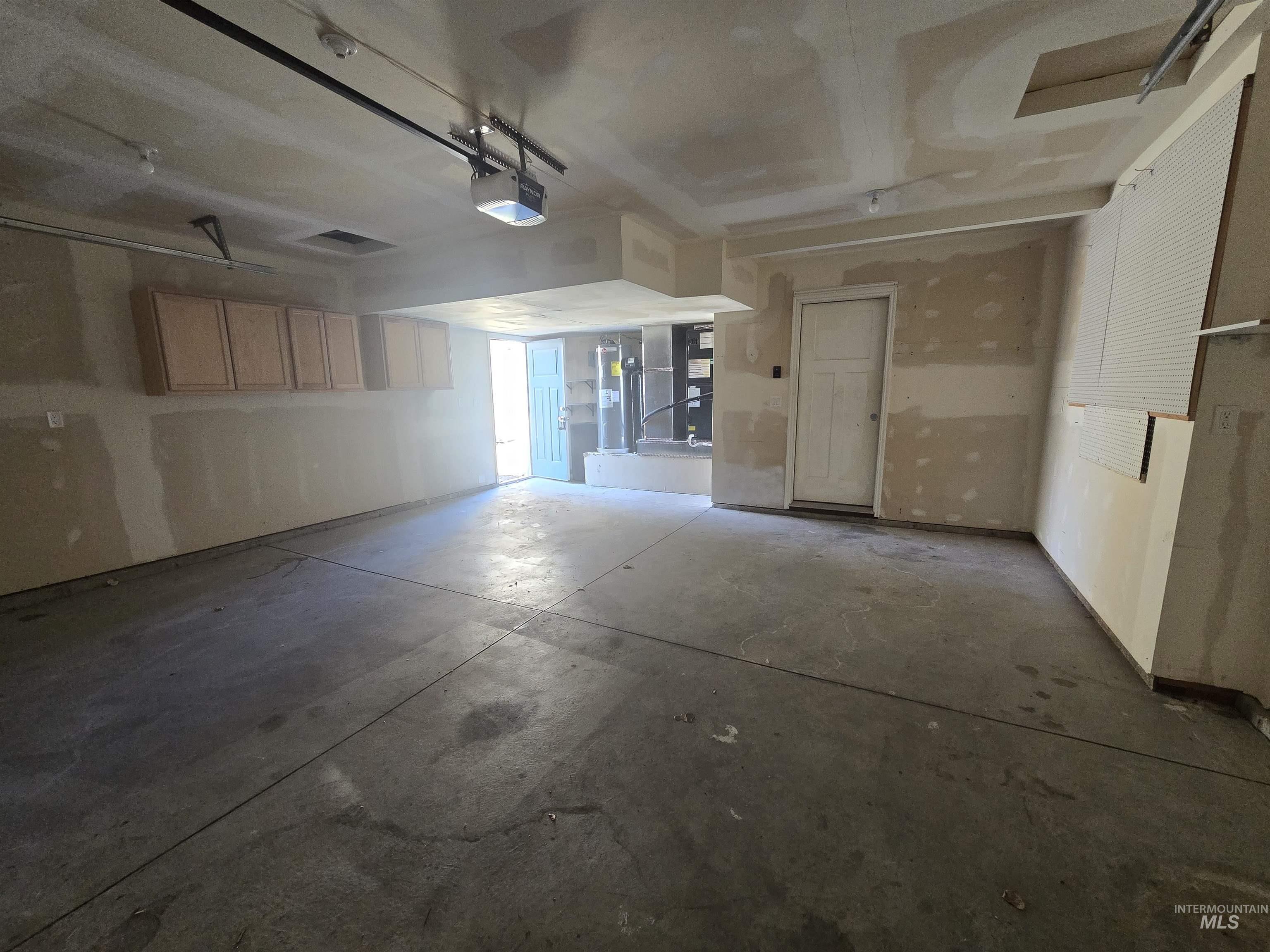 181 Villa Dr., Heyburn, Idaho 83336, 3 Bedrooms, 3 Bathrooms, Residential For Sale, Price $345,000,MLS 98967198