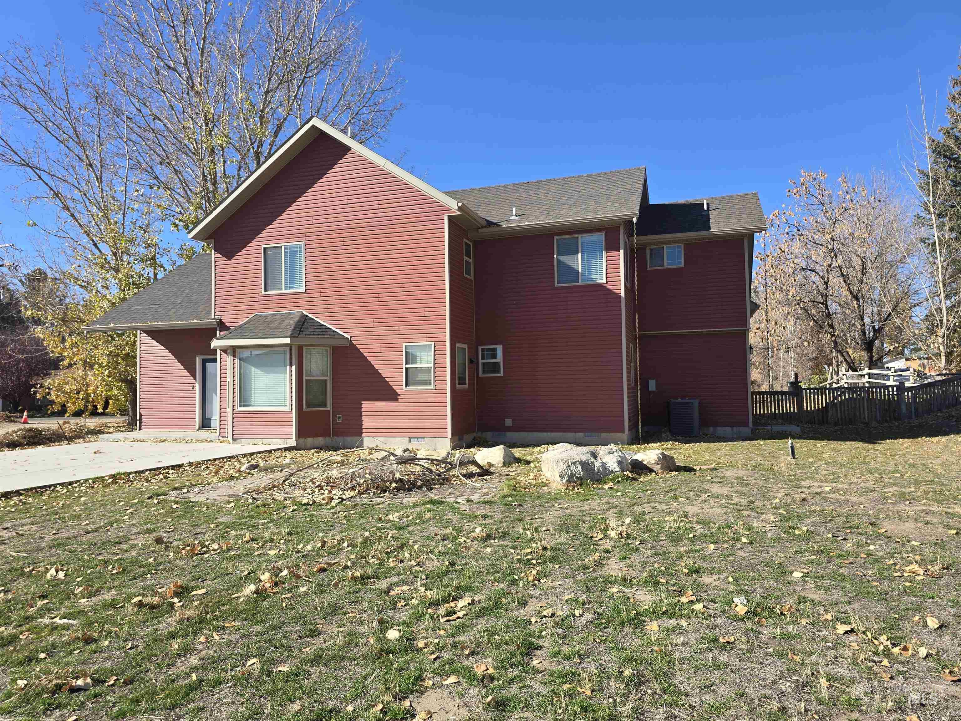 181 Villa Dr., Heyburn, Idaho 83336, 3 Bedrooms, 3 Bathrooms, Residential For Sale, Price $345,000,MLS 98967198