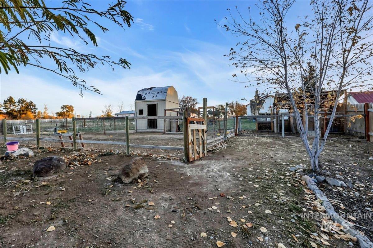 15046 Burger Lane, Caldwell, Idaho 83607, 3 Bedrooms, 2 Bathrooms, Residential For Sale, Price $479,900,MLS 98967199