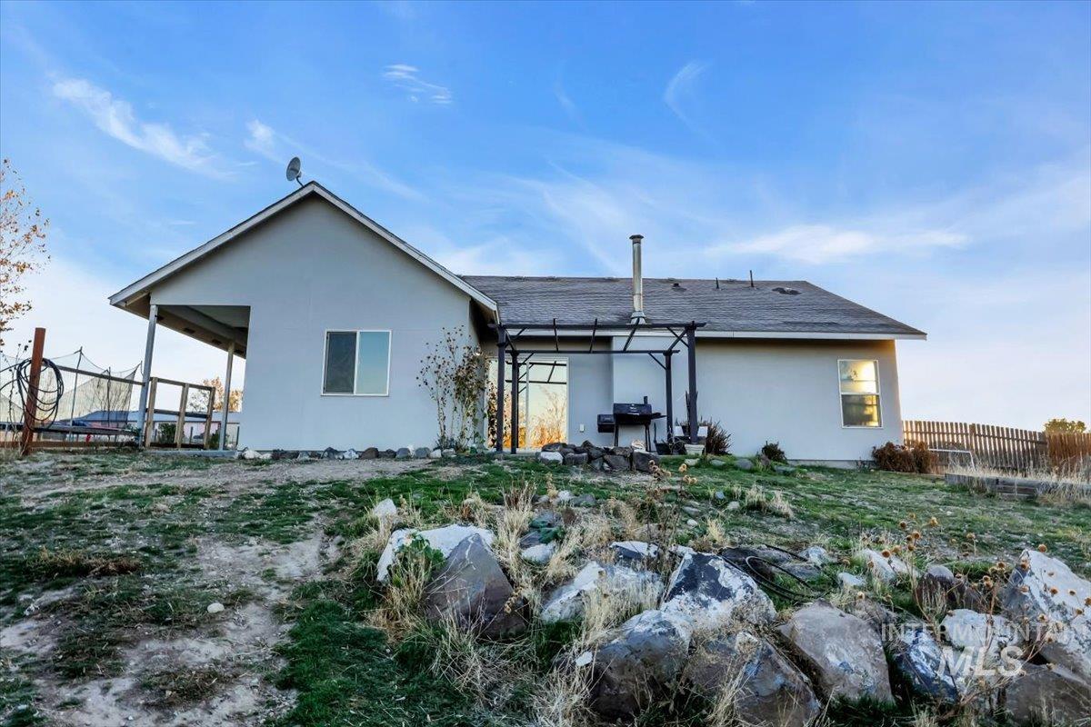 15046 Burger Lane, Caldwell, Idaho 83607, 3 Bedrooms, 2 Bathrooms, Residential For Sale, Price $479,900,MLS 98967199