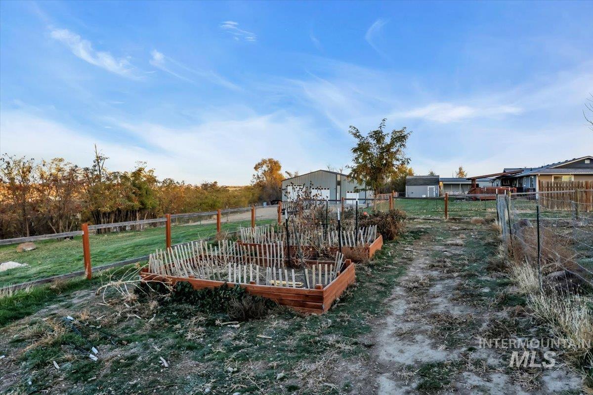 15046 Burger Lane, Caldwell, Idaho 83607, 3 Bedrooms, 2 Bathrooms, Residential For Sale, Price $479,900,MLS 98967199