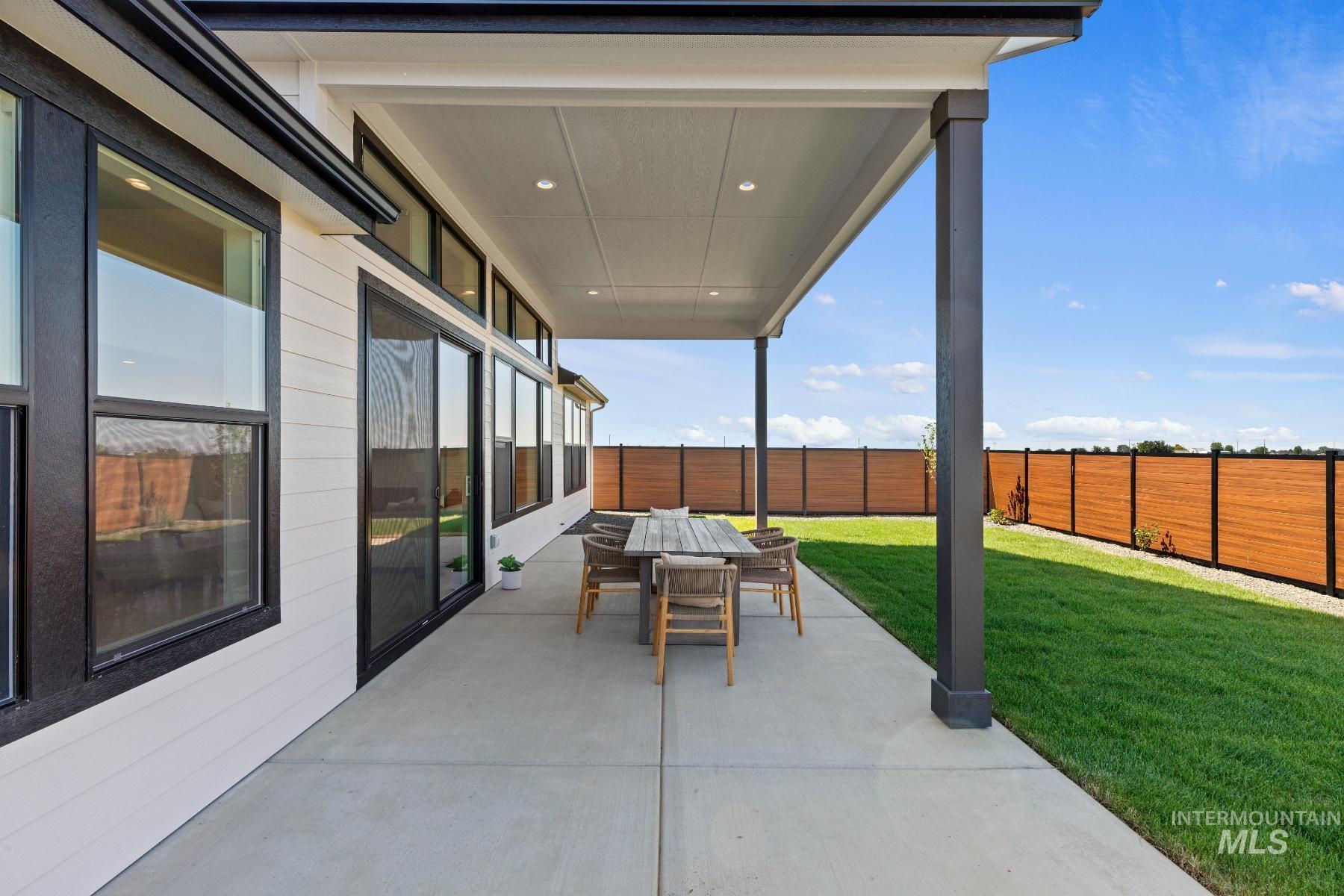 6755 N Ellis Park Ave, Meridian, Idaho 83646, 4 Bedrooms, 2.5 Bathrooms, Residential For Sale, Price $879,000,MLS 98967203