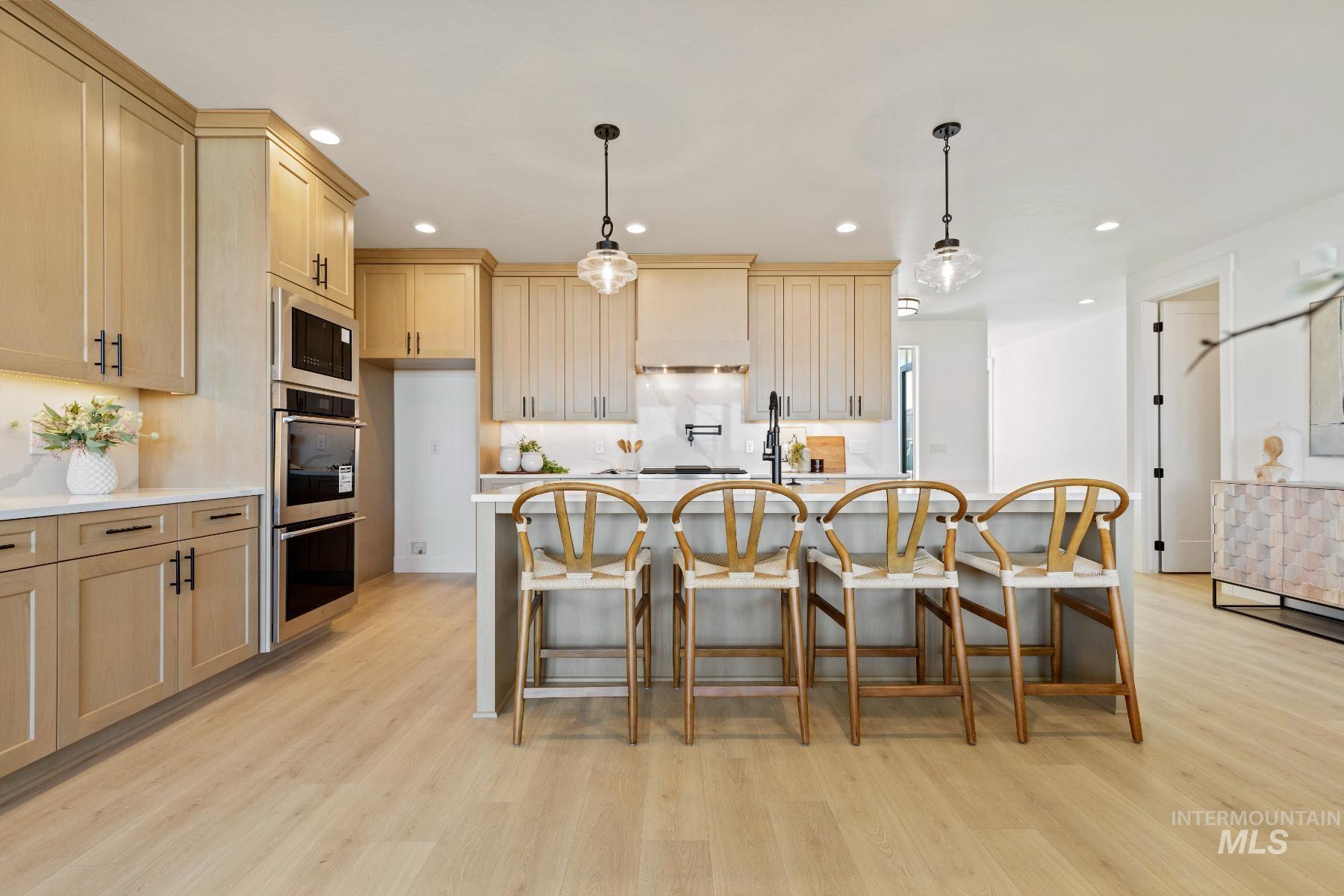 6755 N Ellis Park Ave, Meridian, Idaho 83646, 4 Bedrooms, 2.5 Bathrooms, Residential For Sale, Price $879,000,MLS 98967203