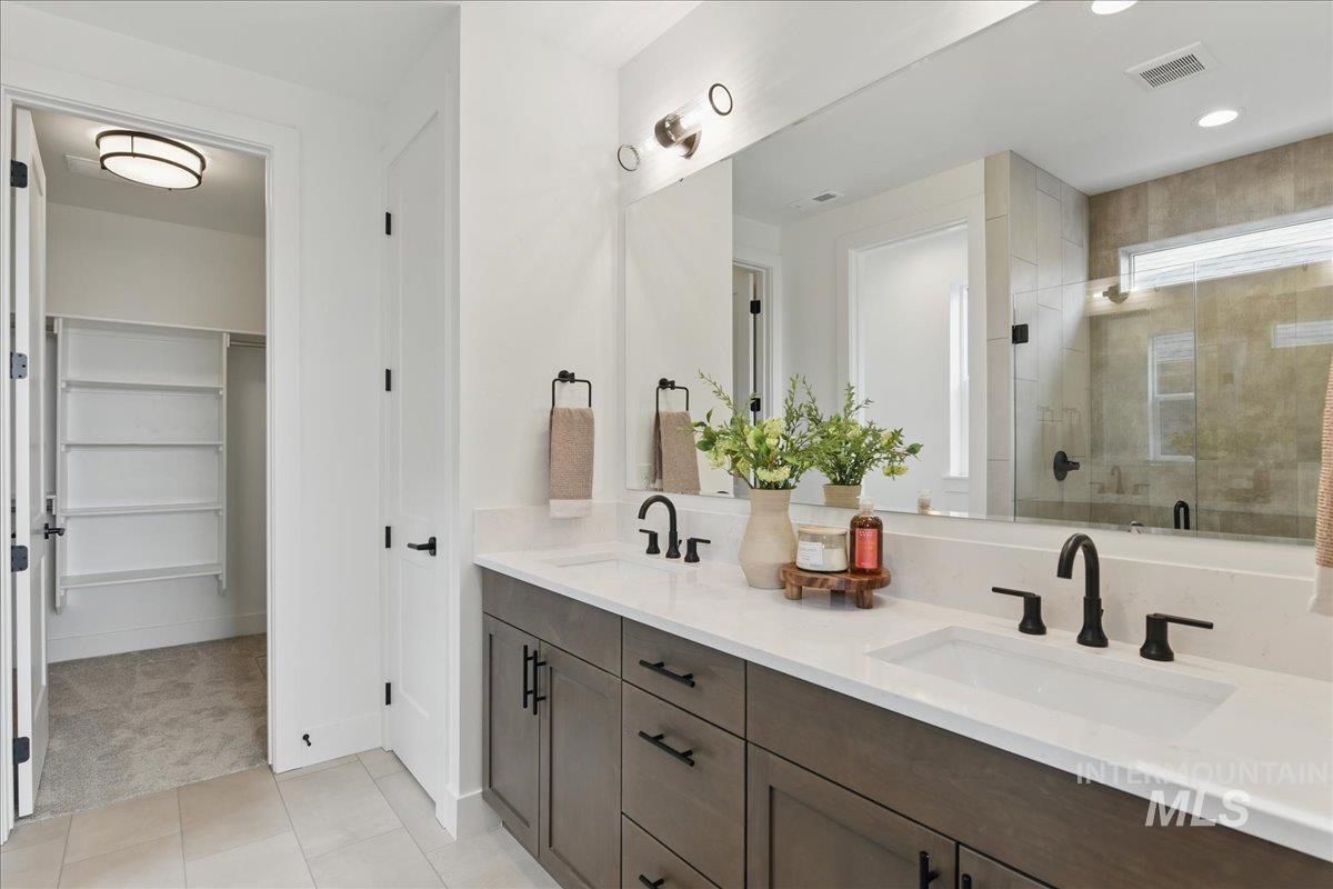 7624 W Old School St, Meridian, Idaho 83646, 4 Bedrooms, 3 Bathrooms, Residential For Sale, Price $644,900,MLS 98967210