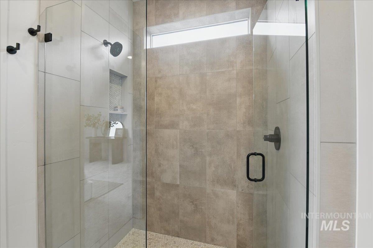 7624 W Old School St, Meridian, Idaho 83646, 4 Bedrooms, 3 Bathrooms, Residential For Sale, Price $644,900,MLS 98967210