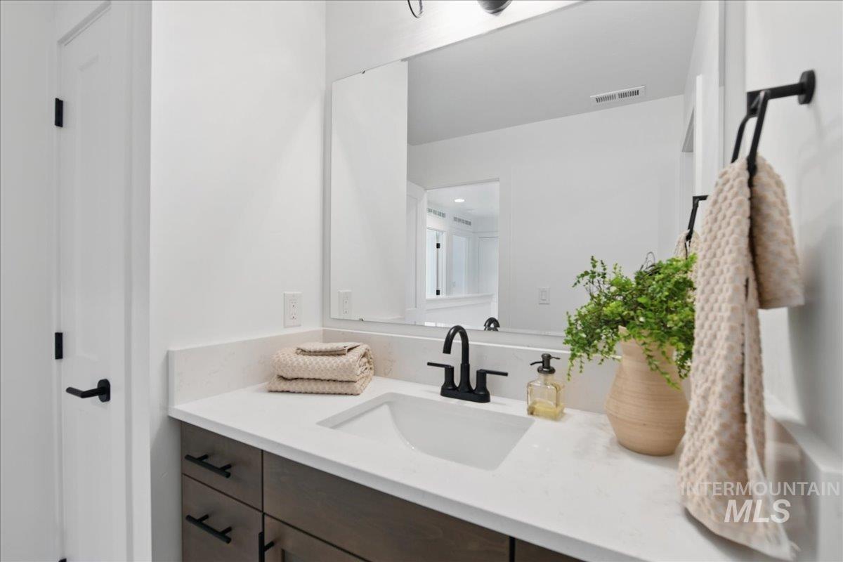 7624 W Old School St, Meridian, Idaho 83646, 4 Bedrooms, 3 Bathrooms, Residential For Sale, Price $644,900,MLS 98967210