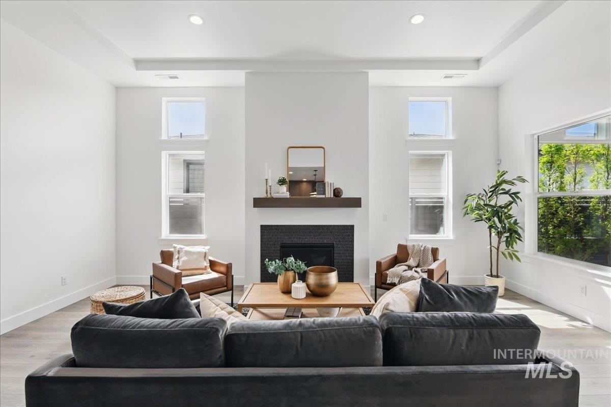 7624 W Old School St, Meridian, Idaho 83646, 4 Bedrooms, 3 Bathrooms, Residential For Sale, Price $644,900,MLS 98967210