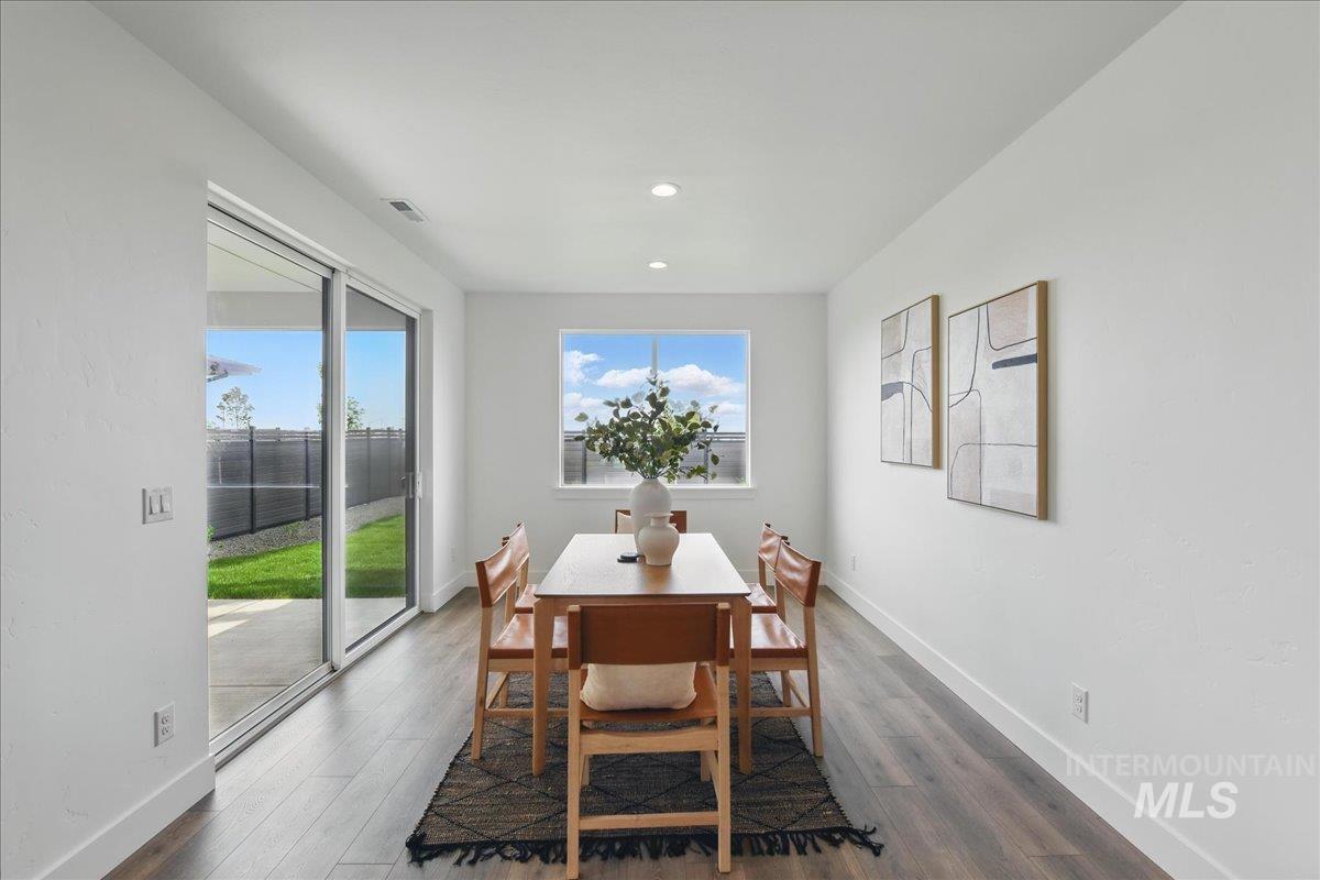 7624 W Old School St, Meridian, Idaho 83646, 4 Bedrooms, 3 Bathrooms, Residential For Sale, Price $644,900,MLS 98967210