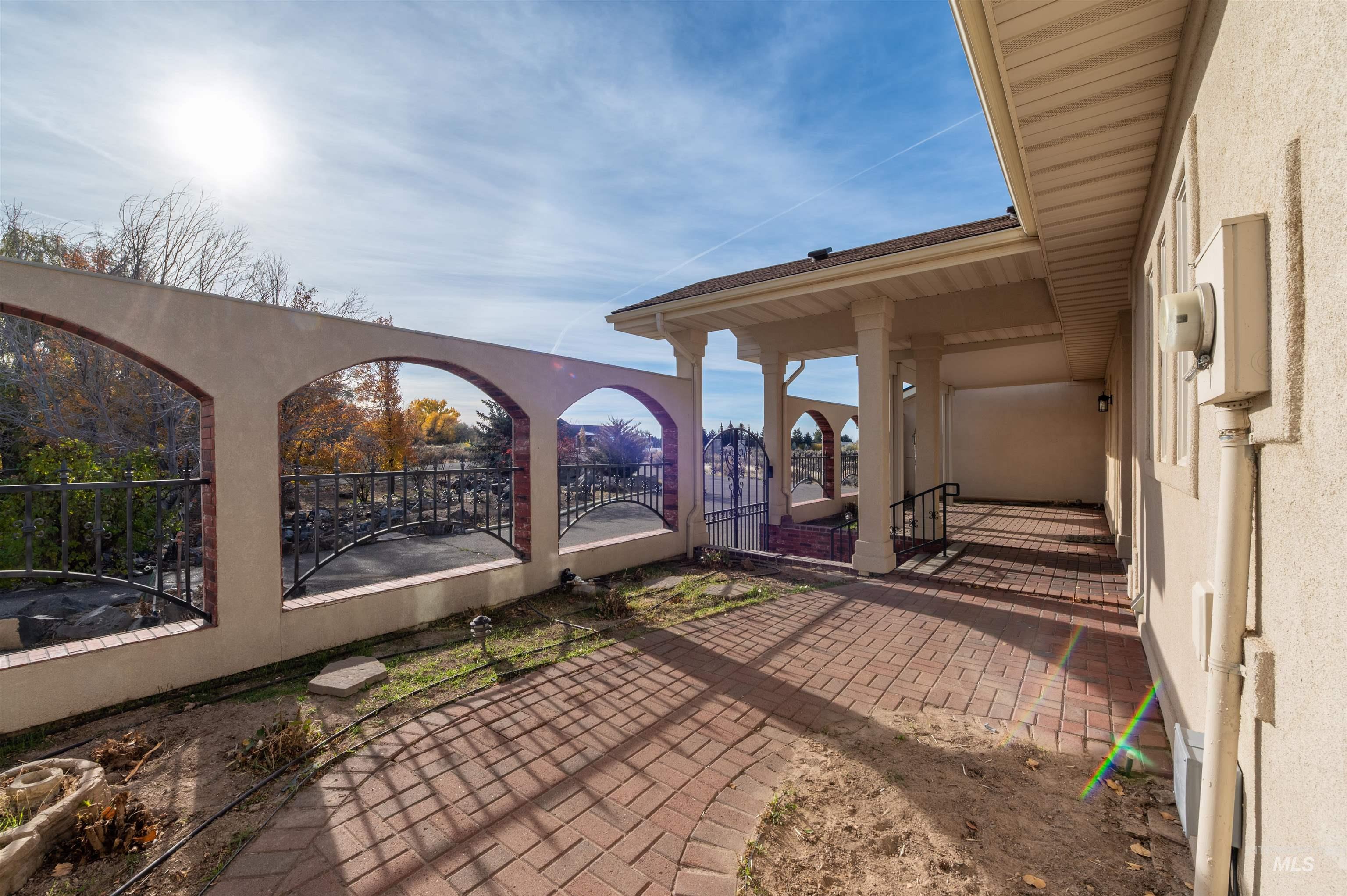 4065 N Canyon Ridge Dr, Twin Falls, Idaho 83301, 3 Bedrooms, 3 Bathrooms, Residential For Sale, Price $650,000,MLS 98967212