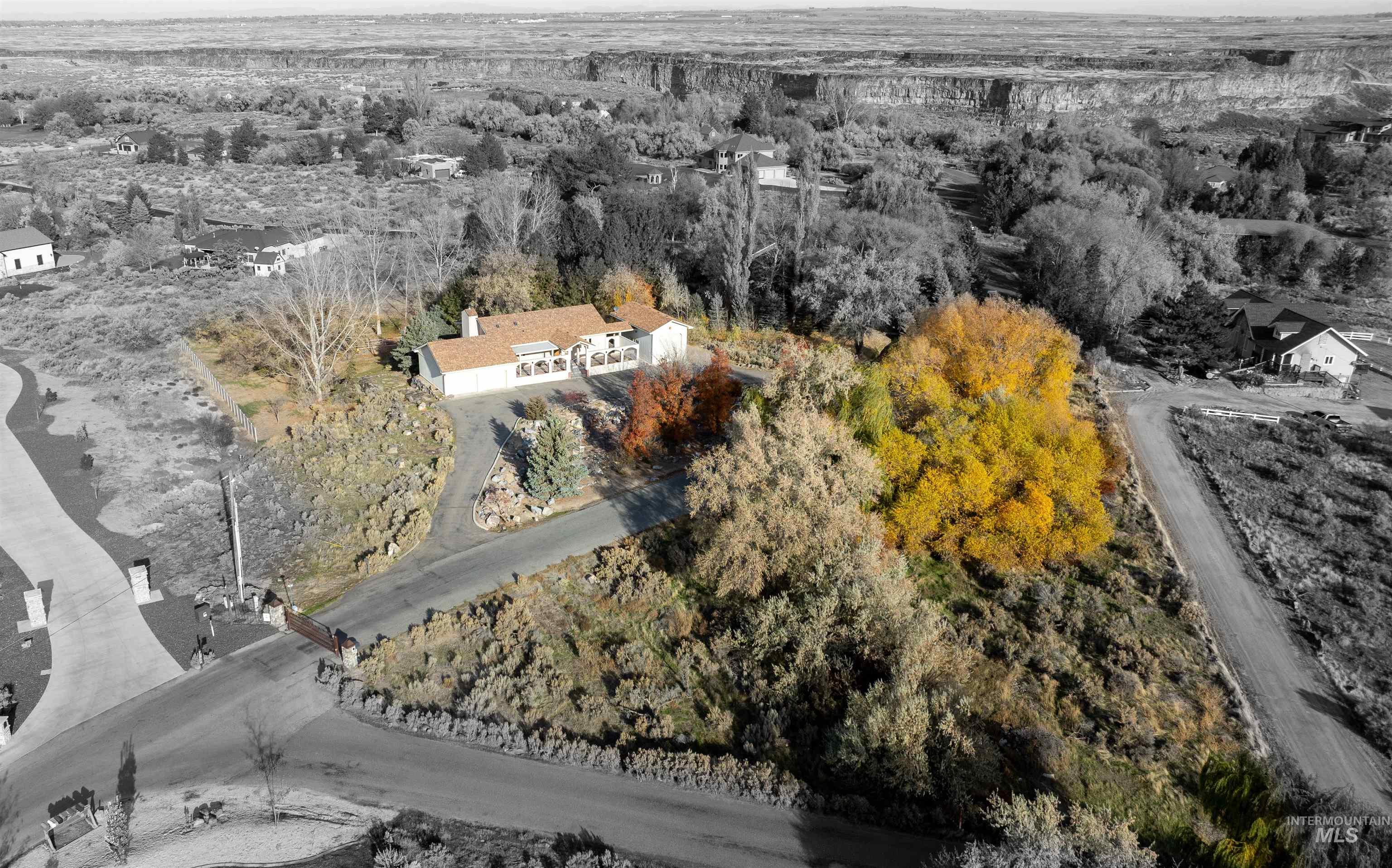 4065 N Canyon Ridge Dr, Twin Falls, Idaho 83301, 3 Bedrooms, 3 Bathrooms, Residential For Sale, Price $650,000,MLS 98967212