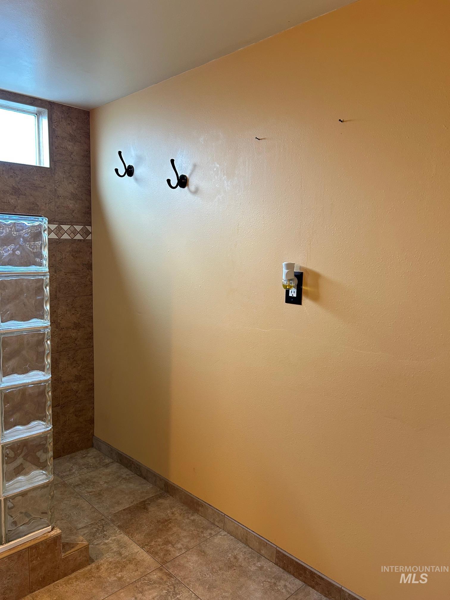 112 17th Ave, Lewiston, Idaho 83501, 3 Bedrooms, 2 Bathrooms, Residential For Sale, Price $389,900,MLS 98967213