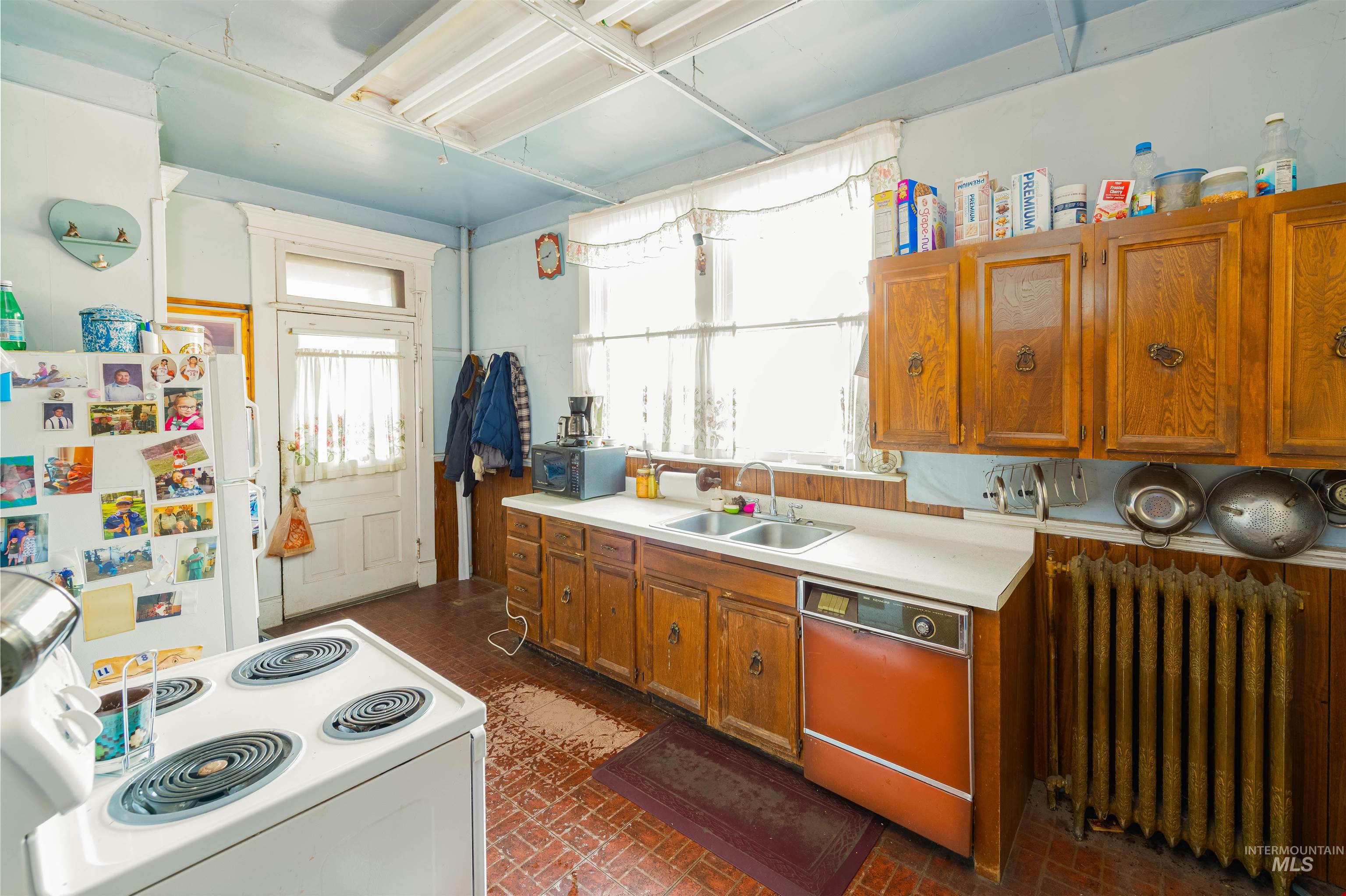 507 7th Ave, Lewiston, Idaho 83501, 6 Bedrooms, 3 Bathrooms, Residential For Sale, Price $409,000,MLS 98967214