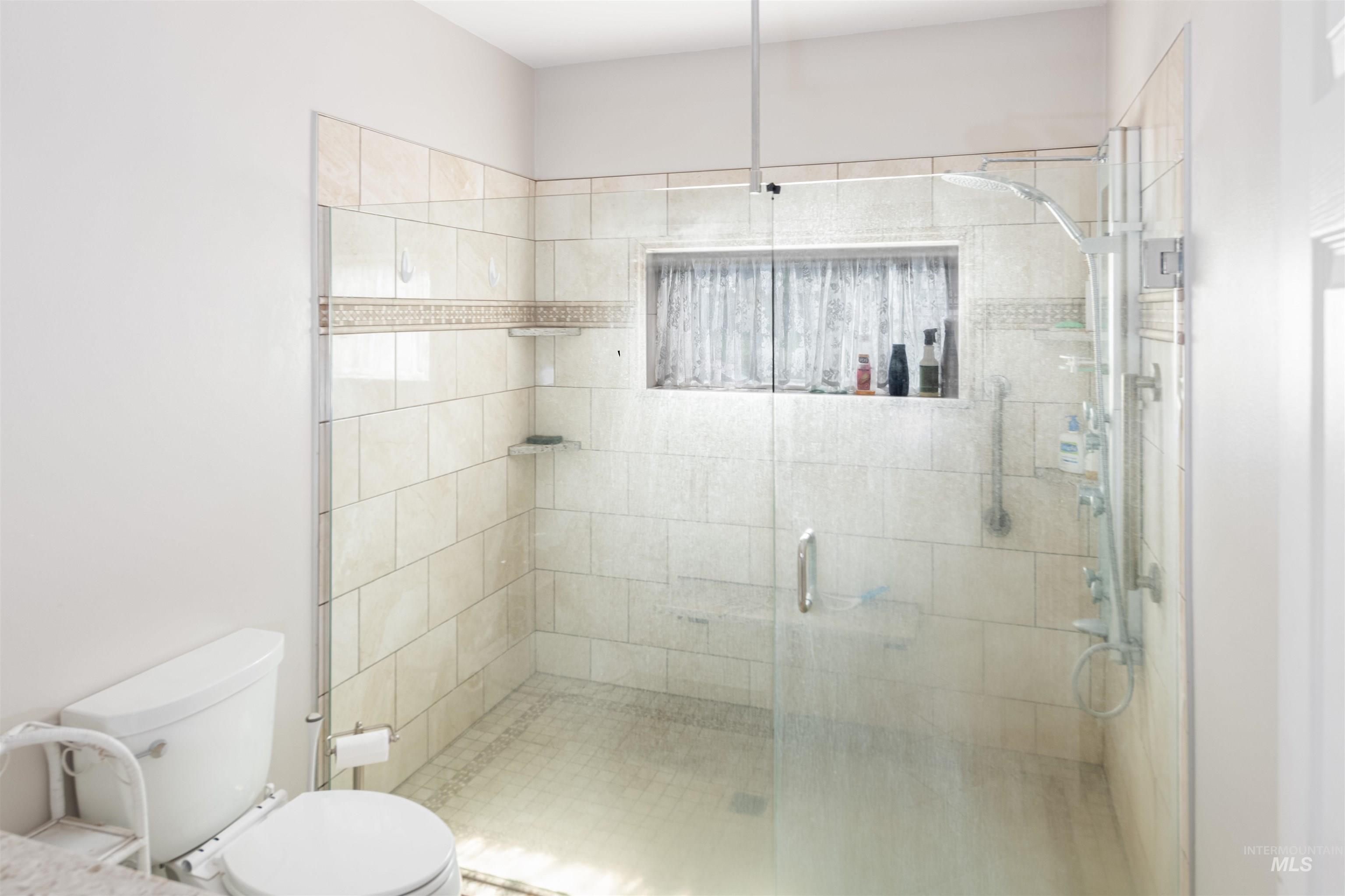 507 7th Ave, Lewiston, Idaho 83501, 6 Bedrooms, 3 Bathrooms, Residential For Sale, Price $409,000,MLS 98967214