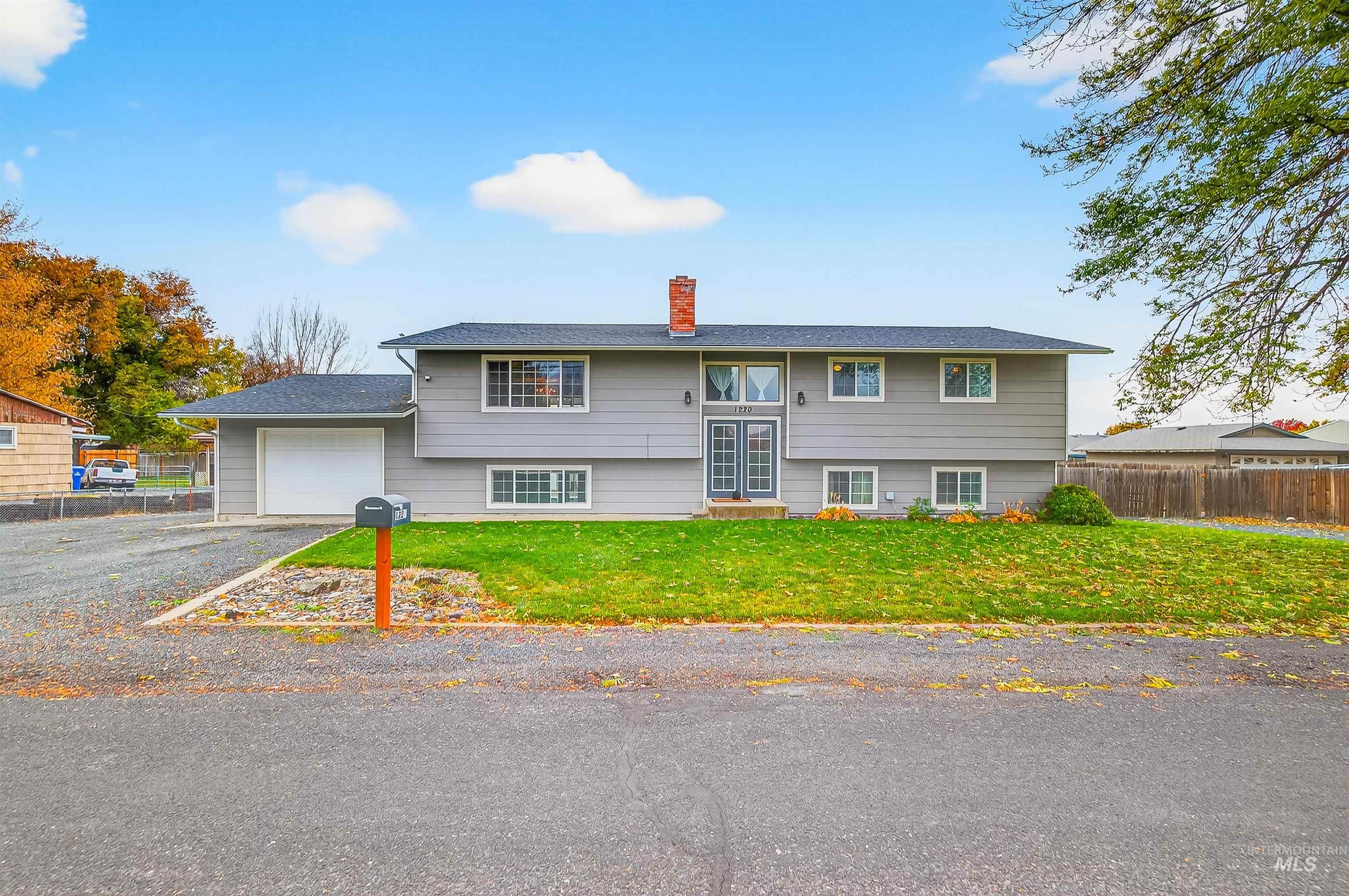 1220 Birch Avenue, Lewiston, Idaho 83501, 5 Bedrooms, 3 Bathrooms, Residential For Sale, Price $675,000,MLS 98967219