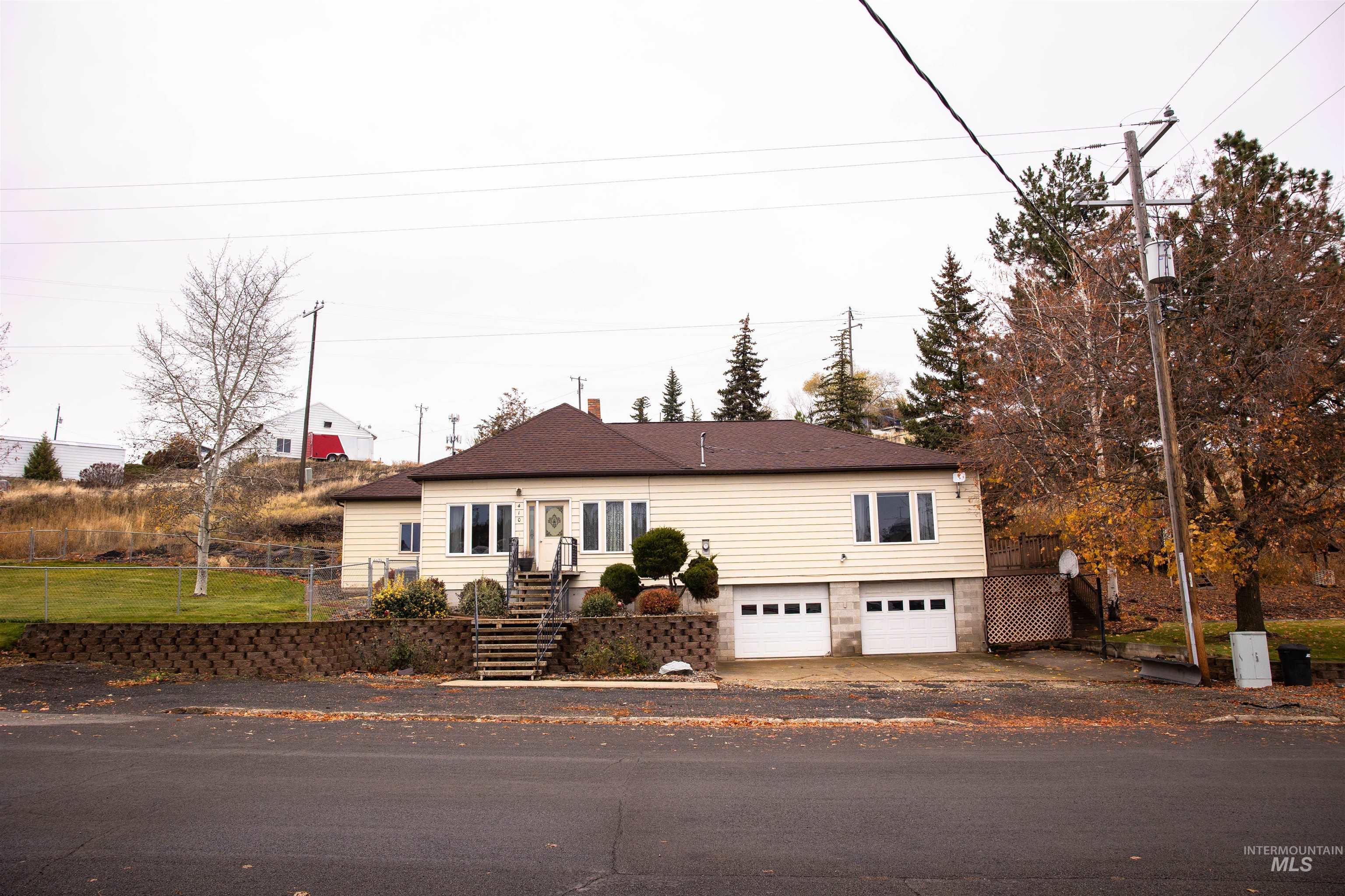 410 Junction, CottonWood, Idaho 83522, 3 Bedrooms, 2 Bathrooms, Residential For Sale, Price $395,000,MLS 98967223