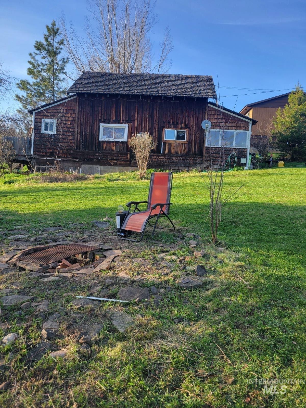 211 Ford St, Weippe, Idaho 83553, 2 Bedrooms, 1 Bathroom, Residential For Sale, Price $64,000,MLS 98967228