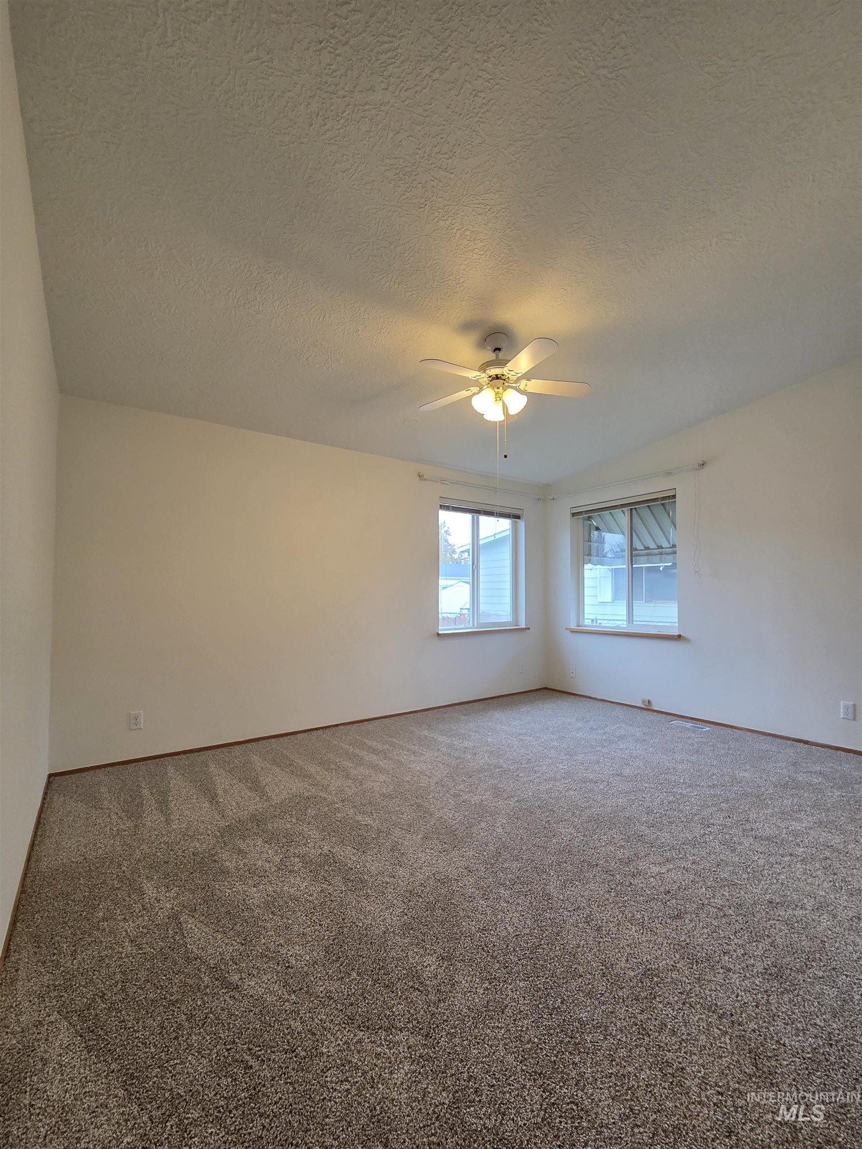 2115 6th Ave, Clarkston, Washington 99403, 2 Bedrooms, 2 Bathrooms, Residential For Sale, Price $135,000,MLS 98967232