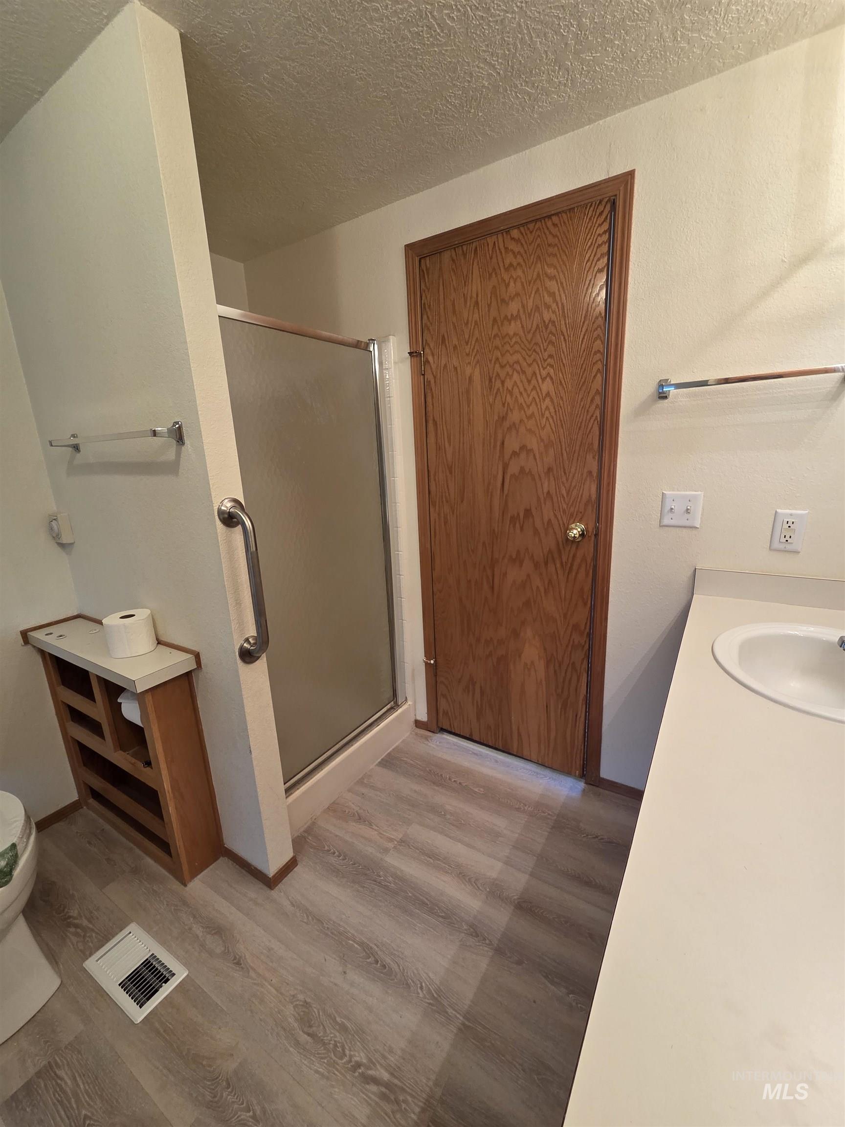 2115 6th Ave, Clarkston, Washington 99403, 2 Bedrooms, 2 Bathrooms, Residential For Sale, Price $135,000,MLS 98967232