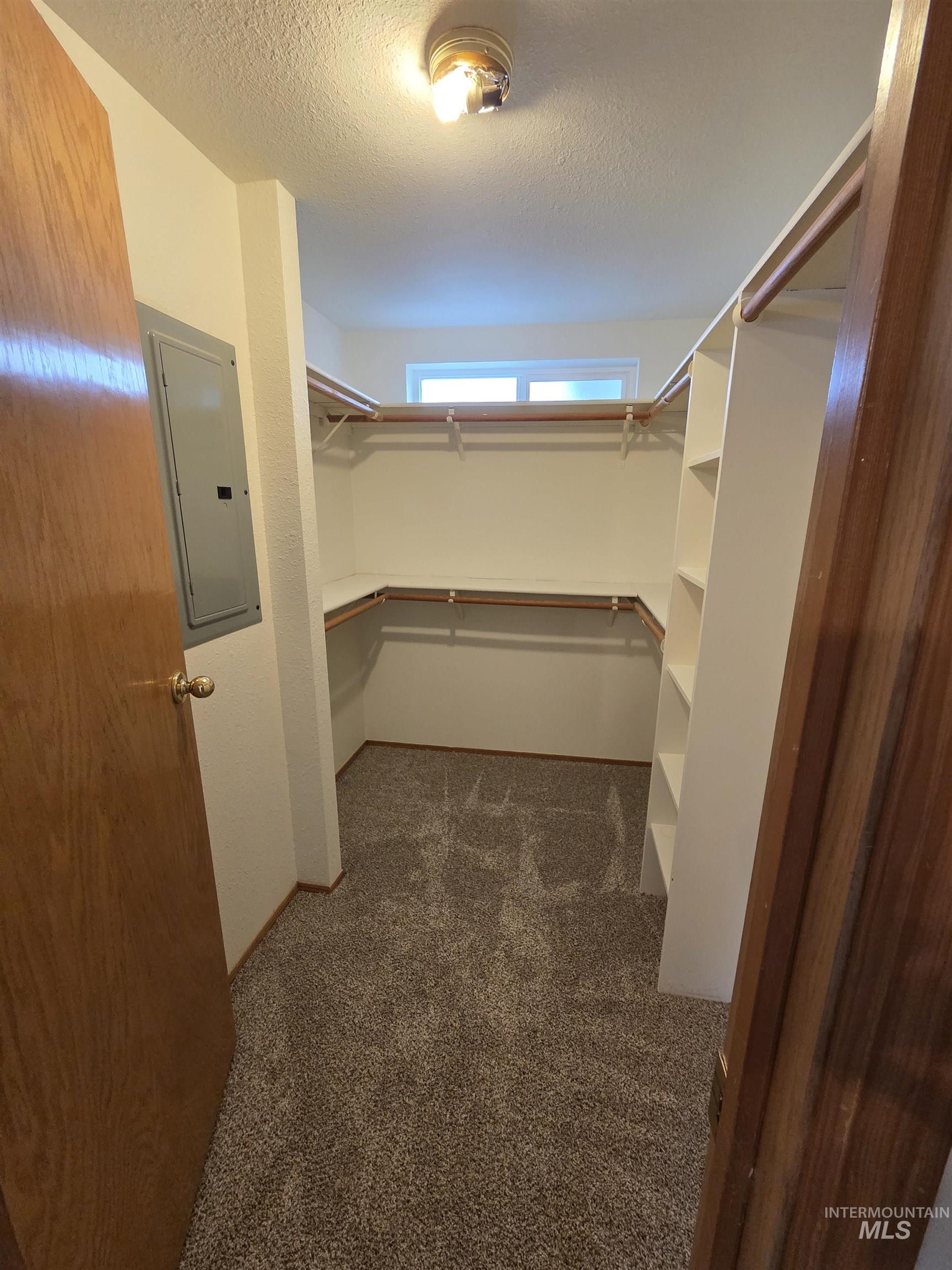 2115 6th Ave, Clarkston, Washington 99403, 2 Bedrooms, 2 Bathrooms, Residential For Sale, Price $135,000,MLS 98967232