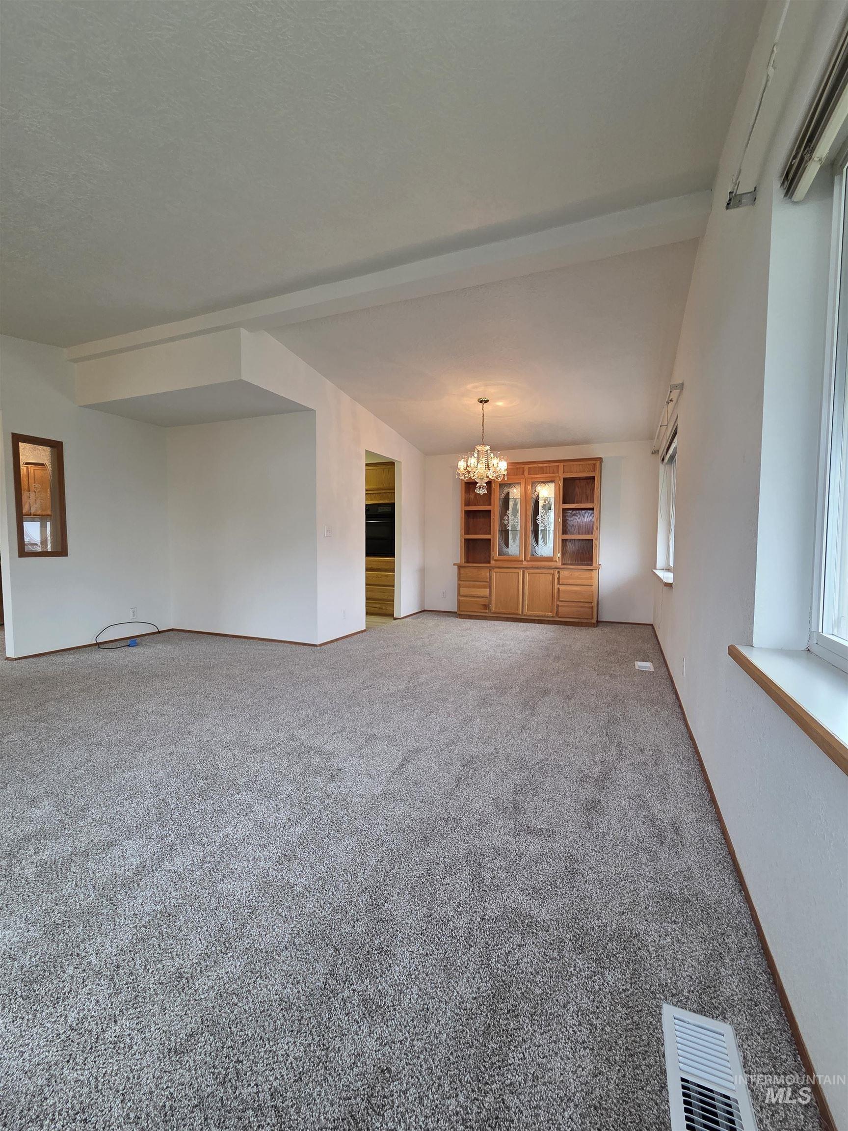 2115 6th Ave, Clarkston, Washington 99403, 2 Bedrooms, 2 Bathrooms, Residential For Sale, Price $135,000,MLS 98967232