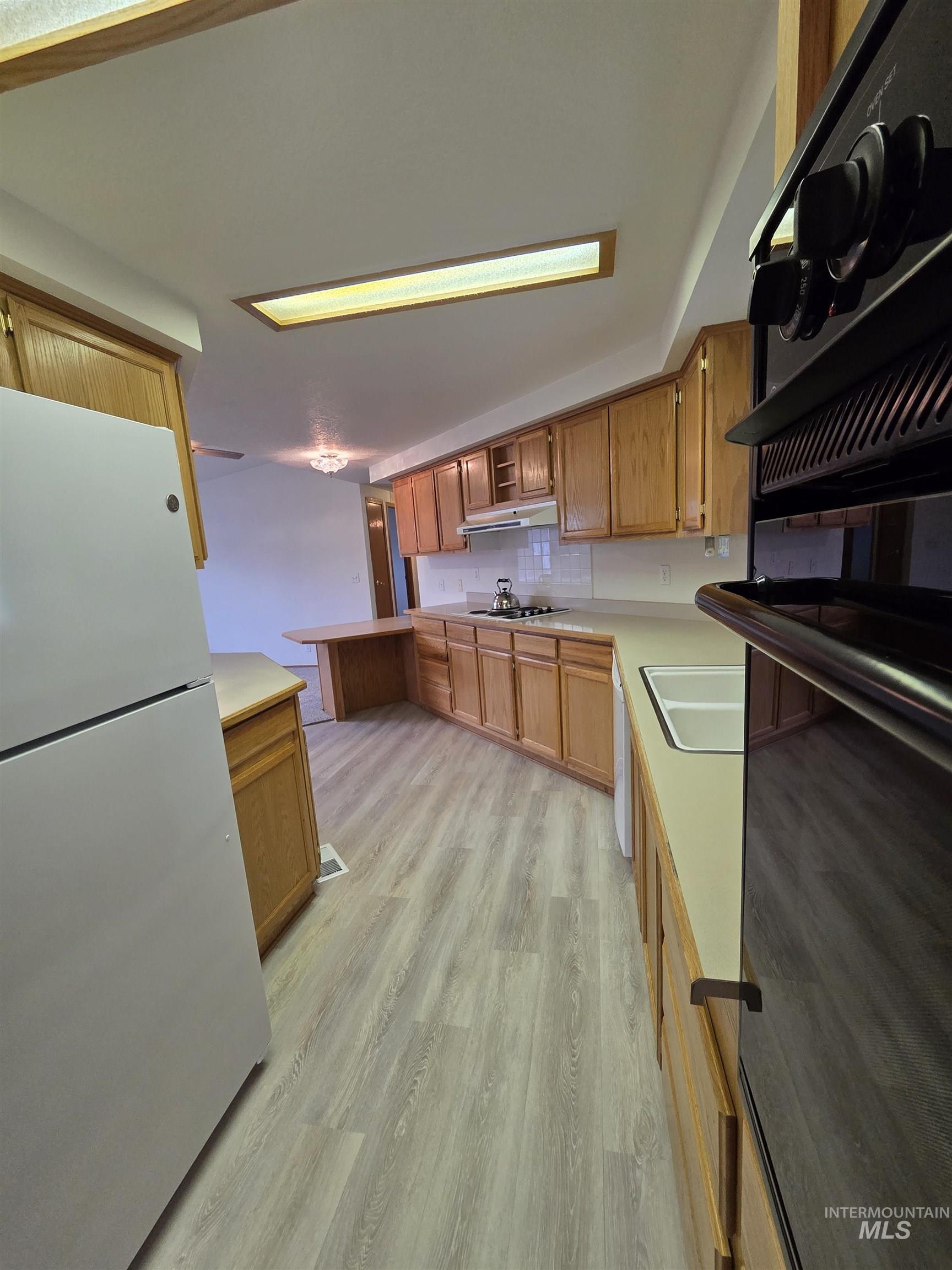 2115 6th Ave, Clarkston, Washington 99403, 2 Bedrooms, 2 Bathrooms, Residential For Sale, Price $135,000,MLS 98967232