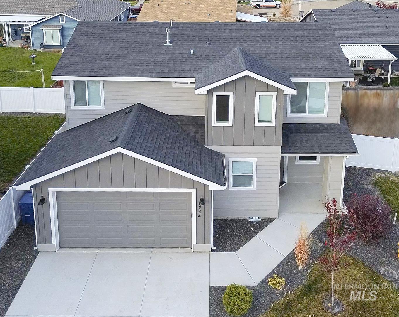 424 Sunny Ln., Nampa, Idaho 83651, 3 Bedrooms, 2.5 Bathrooms, Residential For Sale, Price $364,000,MLS 98967234