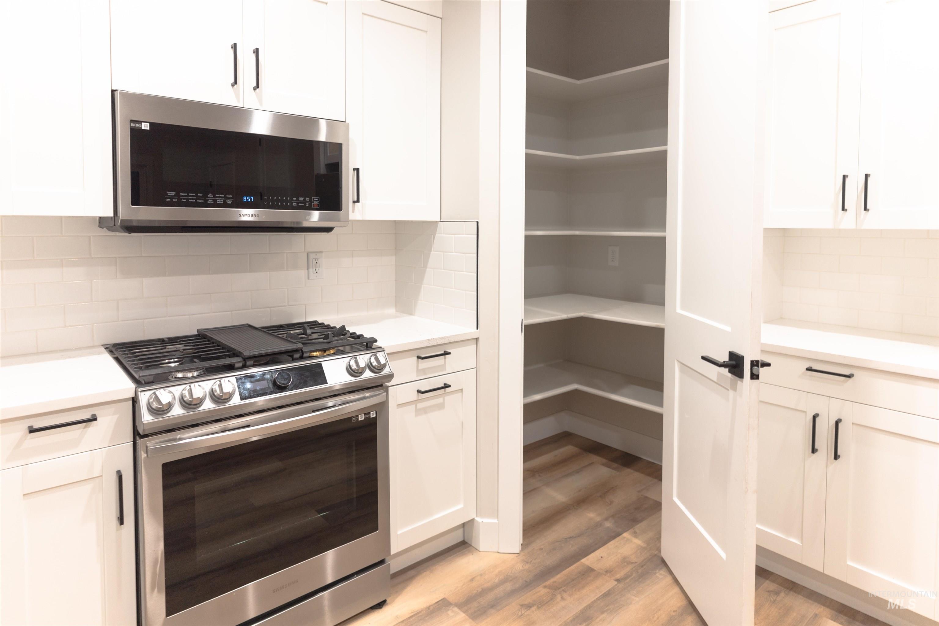 424 Sunny Ln., Nampa, Idaho 83651, 3 Bedrooms, 2.5 Bathrooms, Residential For Sale, Price $364,000,MLS 98967234