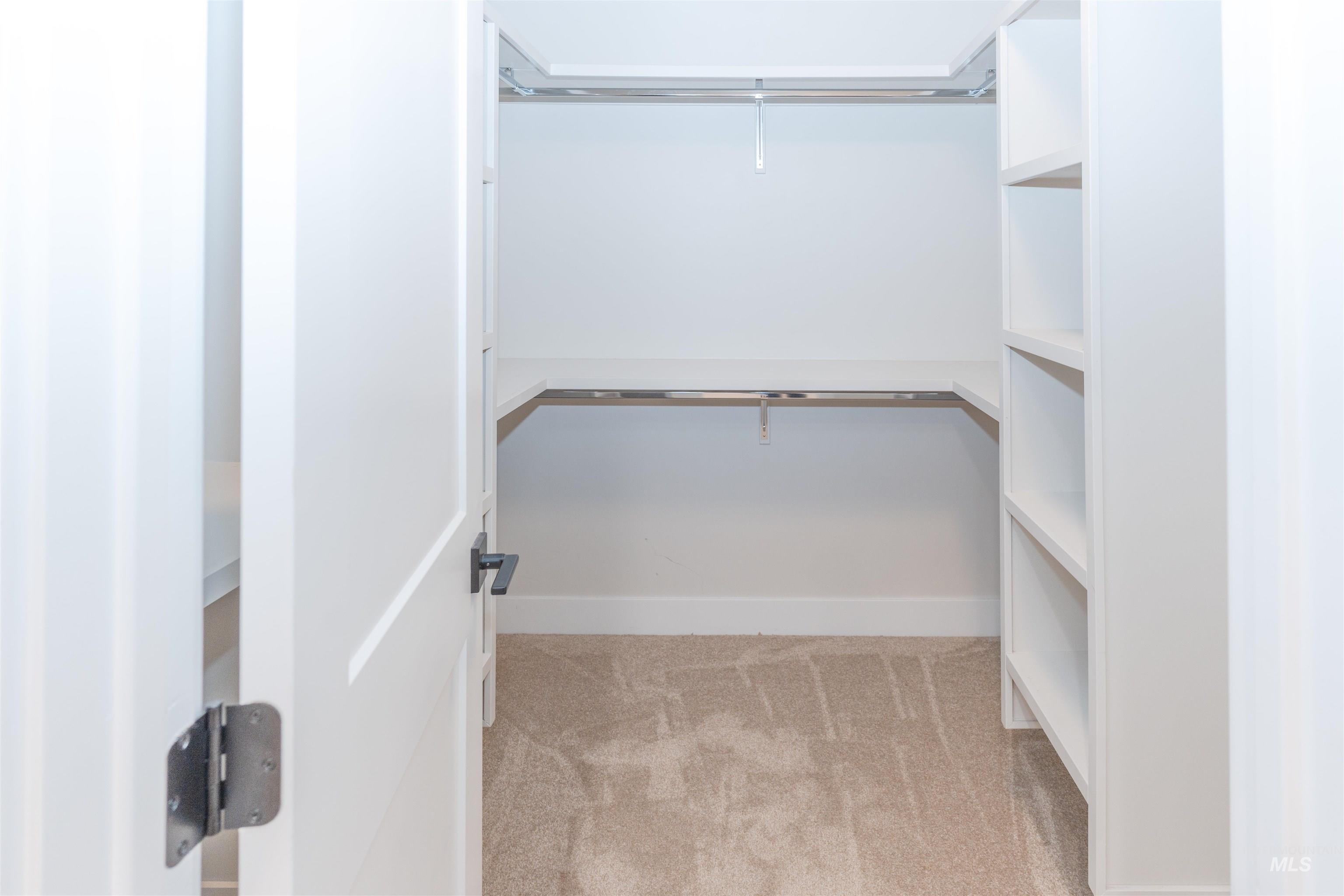 424 Sunny Ln., Nampa, Idaho 83651, 3 Bedrooms, 2.5 Bathrooms, Residential For Sale, Price $364,000,MLS 98967234