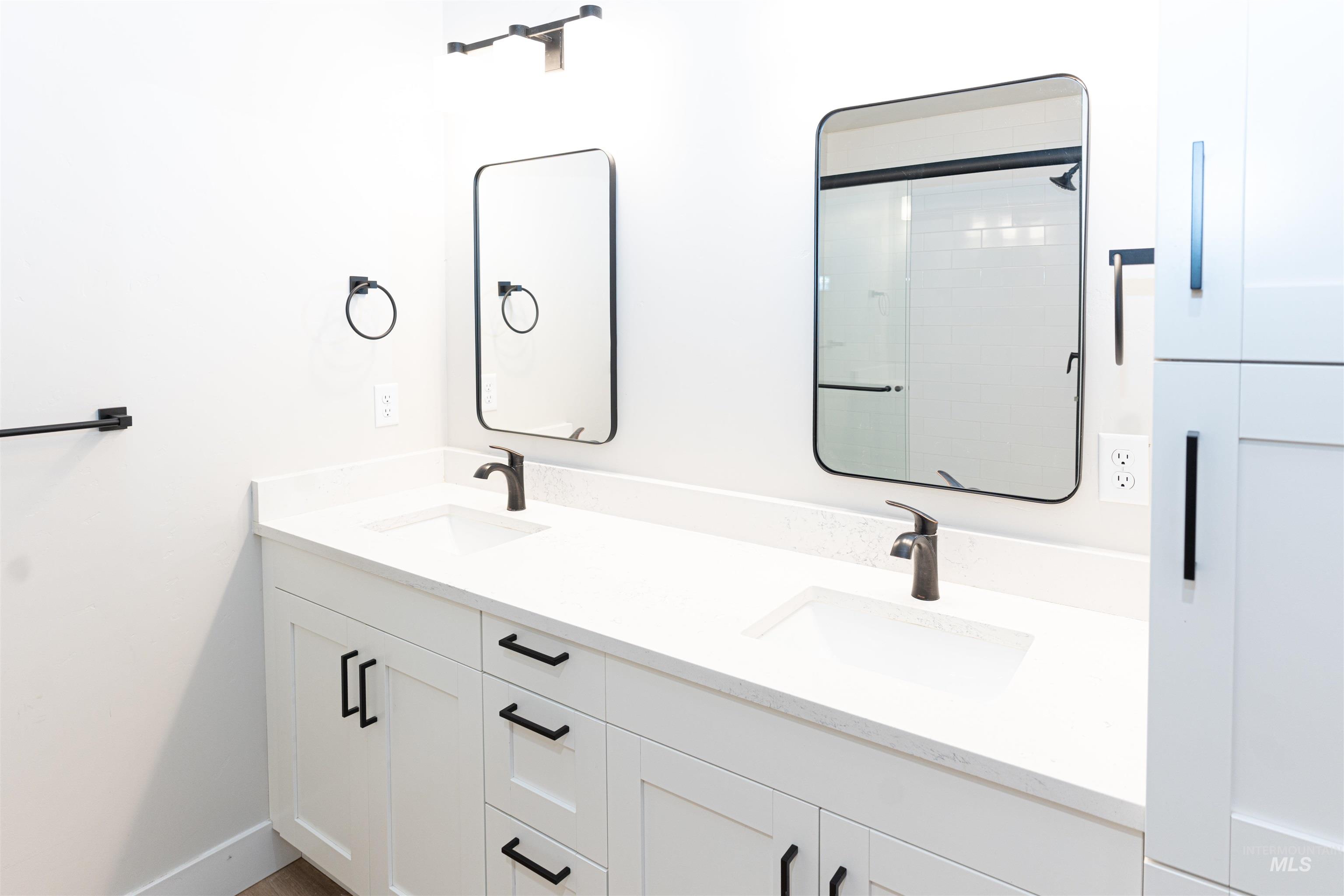 424 Sunny Ln., Nampa, Idaho 83651, 3 Bedrooms, 2.5 Bathrooms, Residential For Sale, Price $364,000,MLS 98967234