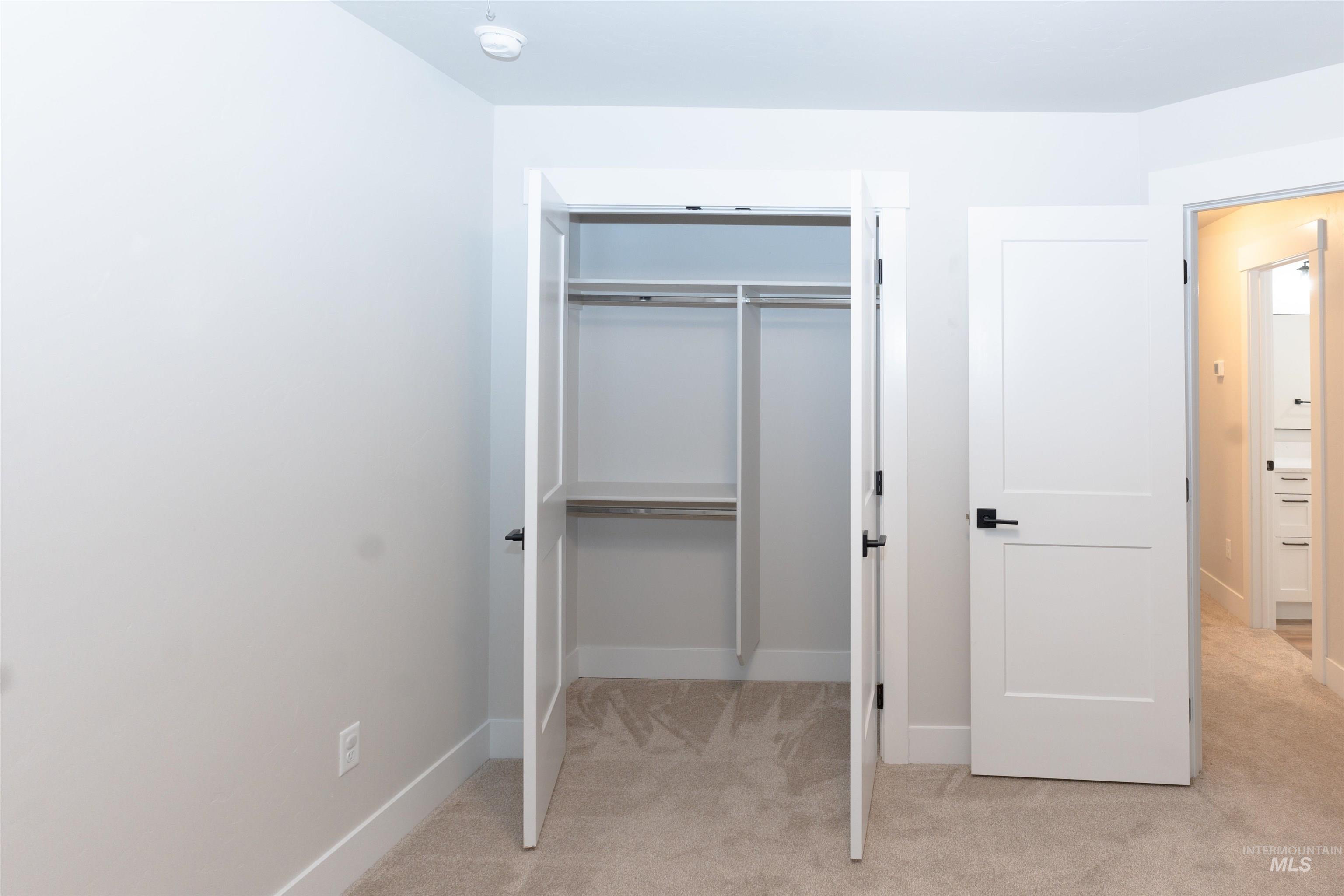 424 Sunny Ln., Nampa, Idaho 83651, 3 Bedrooms, 2.5 Bathrooms, Residential For Sale, Price $364,000,MLS 98967234