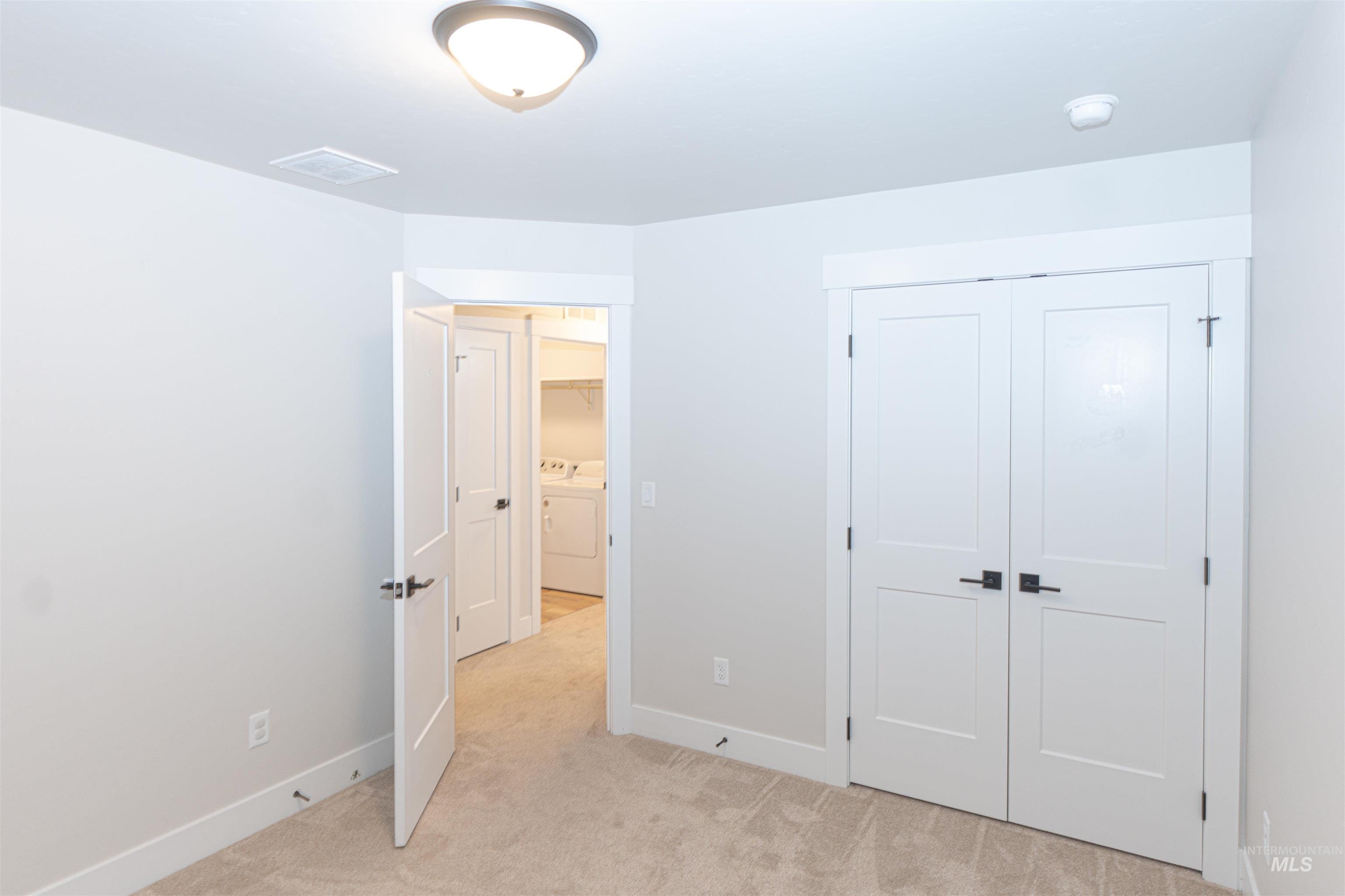 424 Sunny Ln., Nampa, Idaho 83651, 3 Bedrooms, 2.5 Bathrooms, Residential For Sale, Price $364,000,MLS 98967234