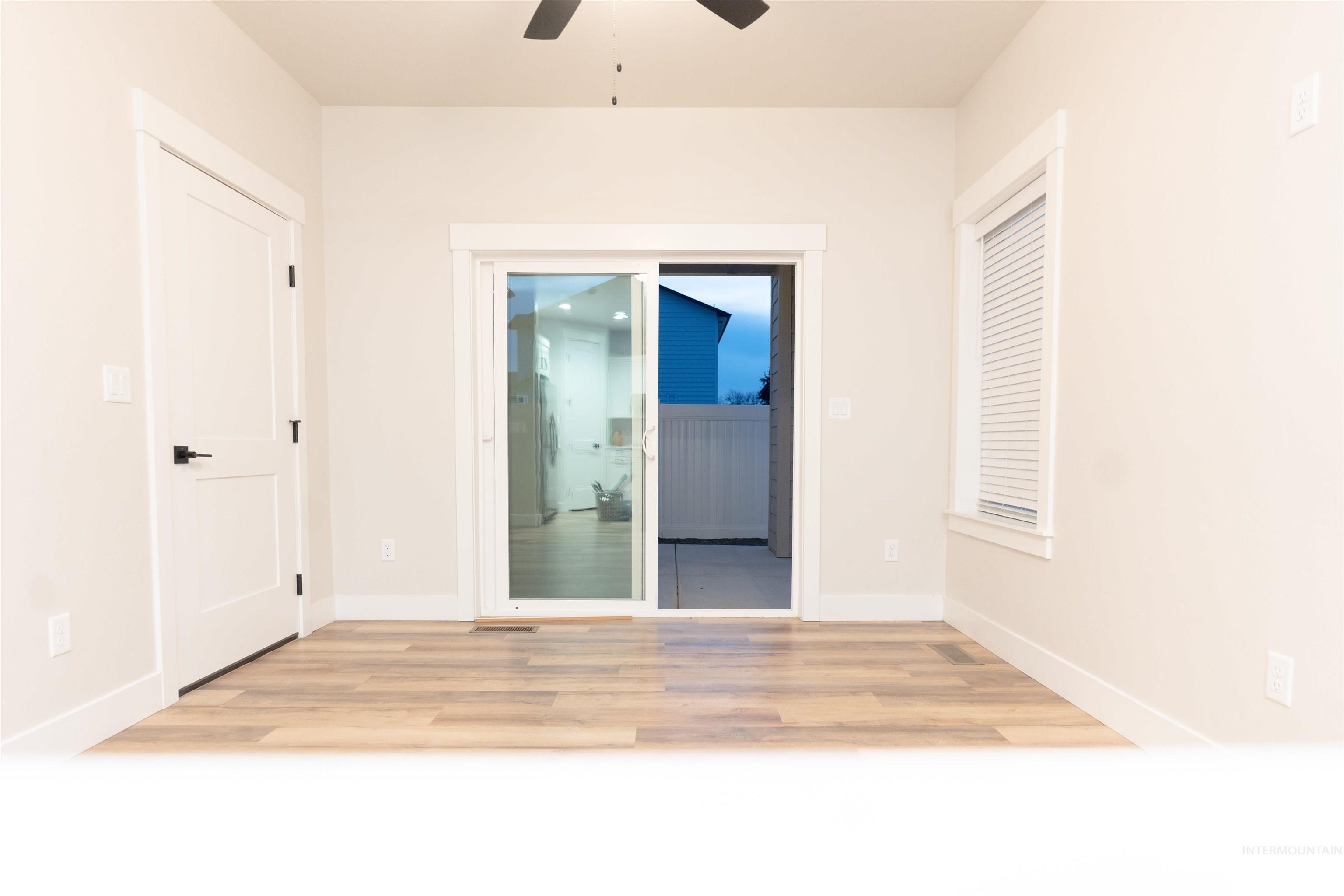 424 Sunny Ln., Nampa, Idaho 83651, 3 Bedrooms, 2.5 Bathrooms, Residential For Sale, Price $364,000,MLS 98967234