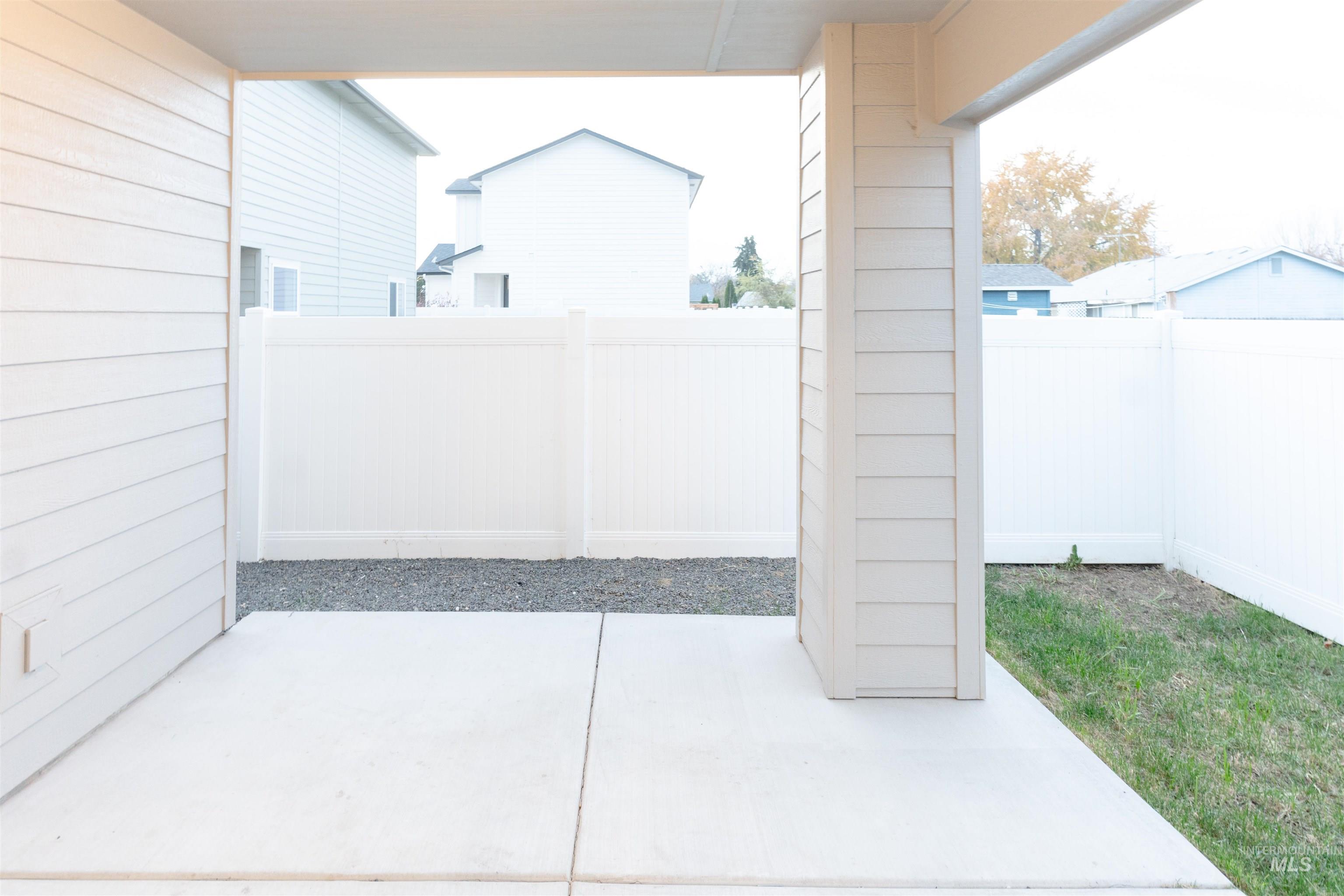 424 Sunny Ln., Nampa, Idaho 83651, 3 Bedrooms, 2.5 Bathrooms, Residential For Sale, Price $364,000,MLS 98967234