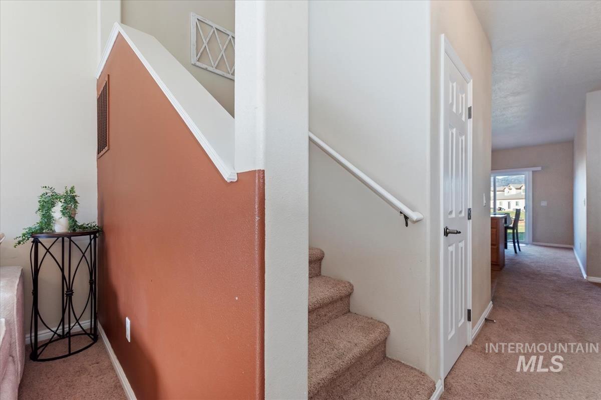 21 Mangum, Donnelly, Idaho 83615, 3 Bedrooms, 2 Bathrooms, Residential For Sale, Price $341,100,MLS 98967235