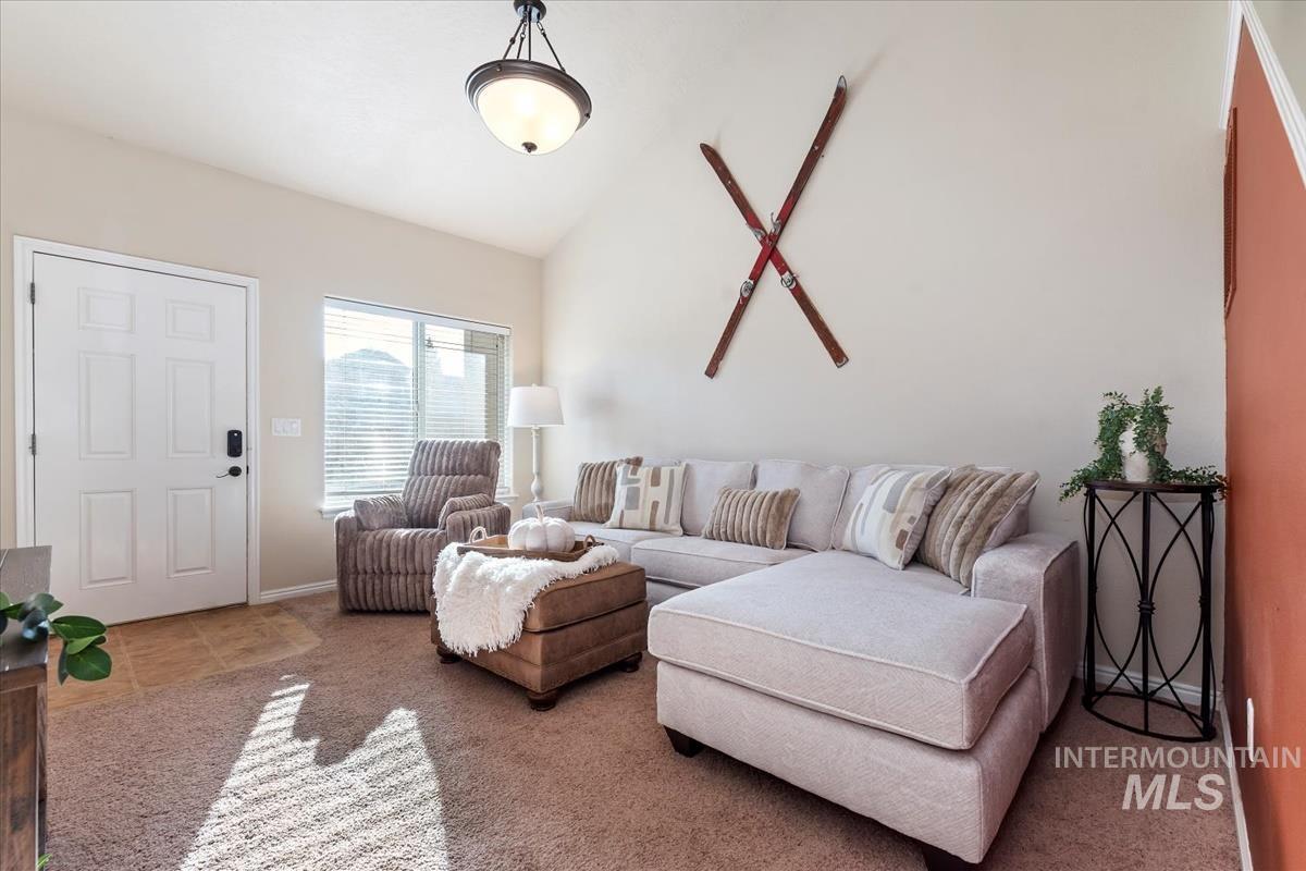 21 Mangum, Donnelly, Idaho 83615, 3 Bedrooms, 2 Bathrooms, Residential For Sale, Price $341,100,MLS 98967235