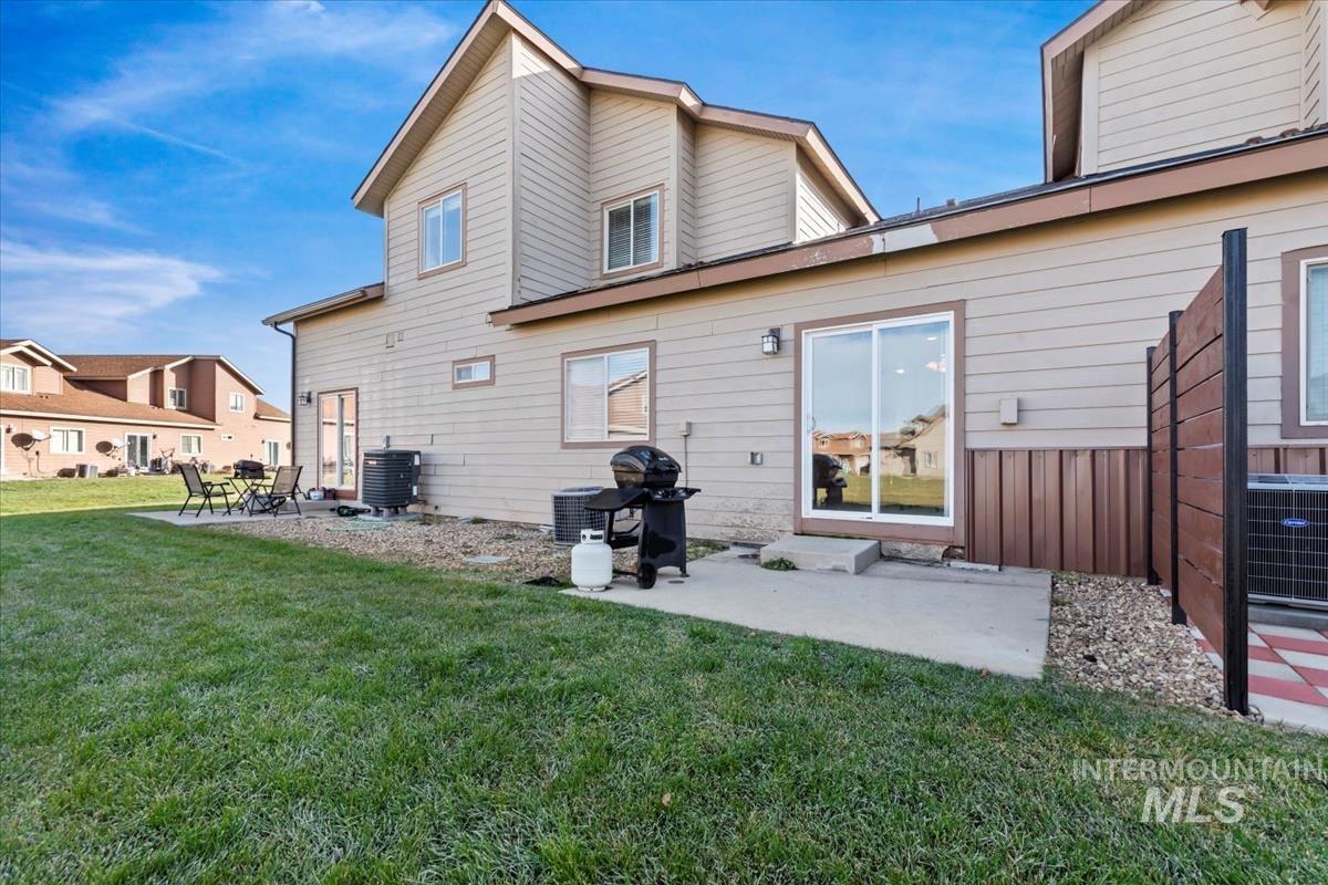 21 Mangum, Donnelly, Idaho 83615, 3 Bedrooms, 2 Bathrooms, Residential For Sale, Price $341,100,MLS 98967235