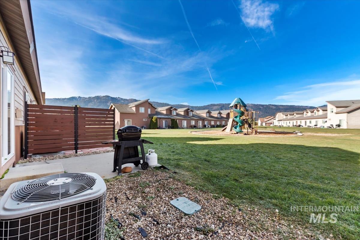 21 Mangum, Donnelly, Idaho 83615, 3 Bedrooms, 2 Bathrooms, Residential For Sale, Price $341,100,MLS 98967235