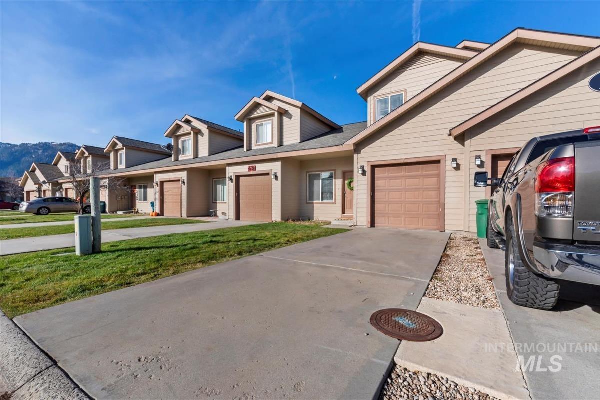 21 Mangum, Donnelly, Idaho 83615, 3 Bedrooms, 2 Bathrooms, Residential For Sale, Price $341,100,MLS 98967235