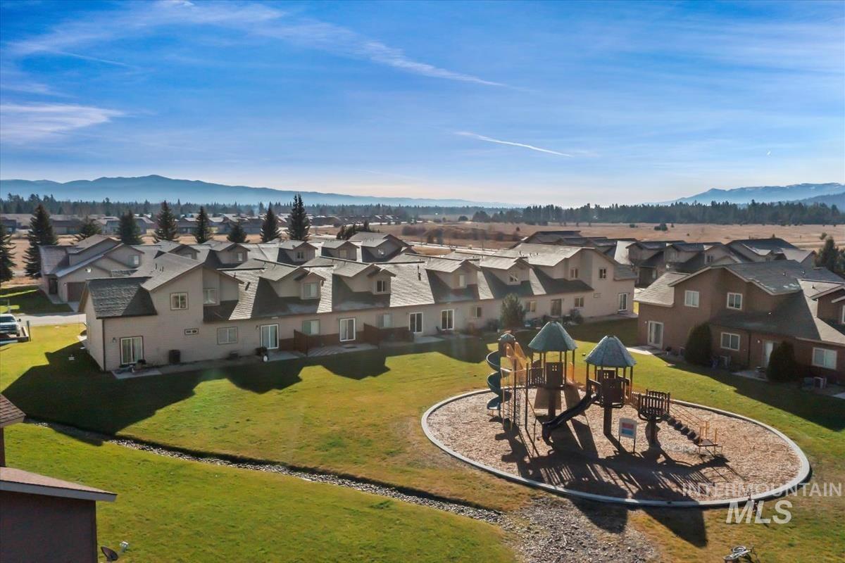 21 Mangum, Donnelly, Idaho 83615, 3 Bedrooms, 2 Bathrooms, Residential For Sale, Price $341,100,MLS 98967235