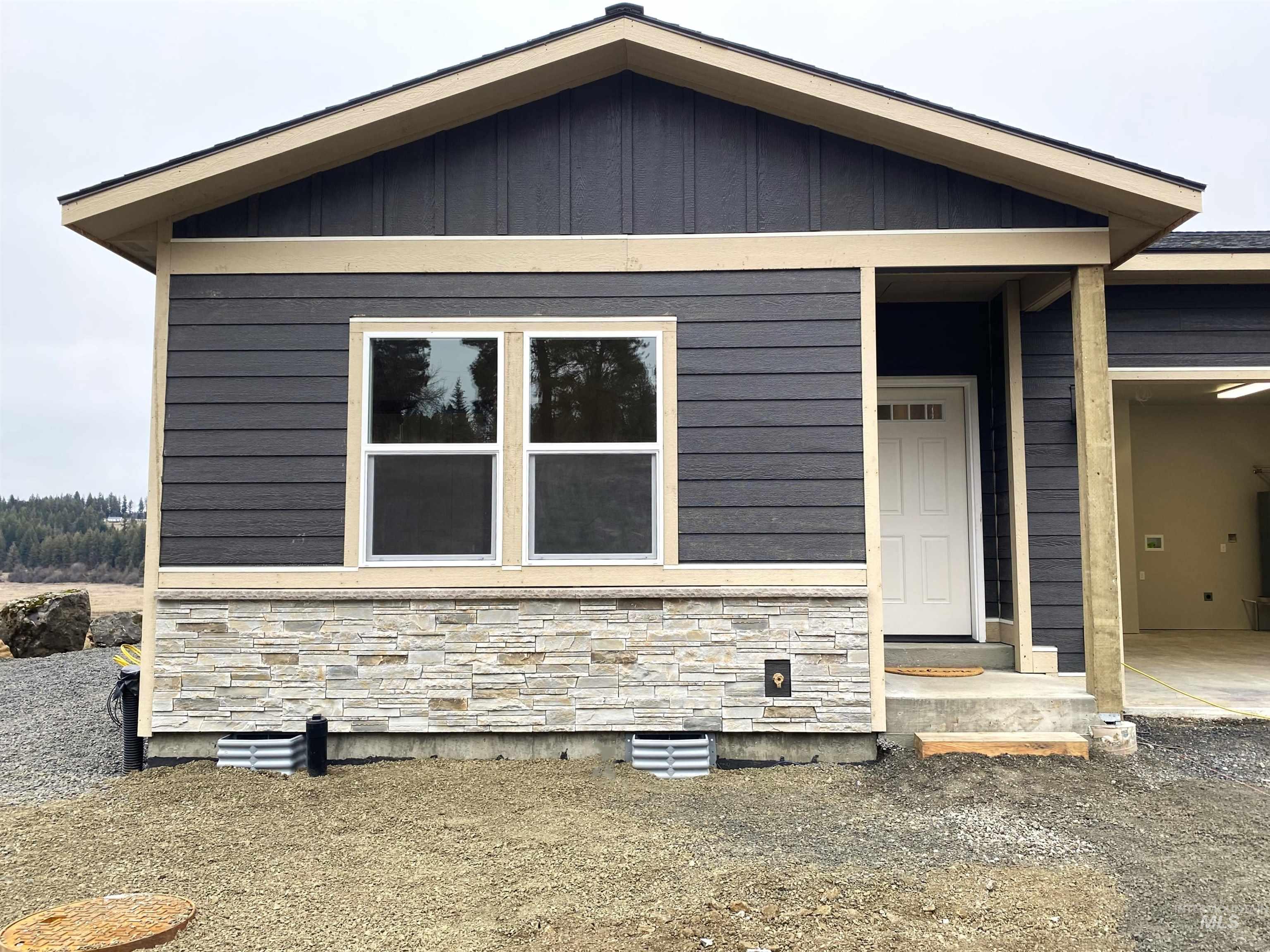 401 Highline Lane, Potlatch, Idaho 83855, 3 Bedrooms, 2 Bathrooms, Residential For Sale, Price $349,000,MLS 98967237