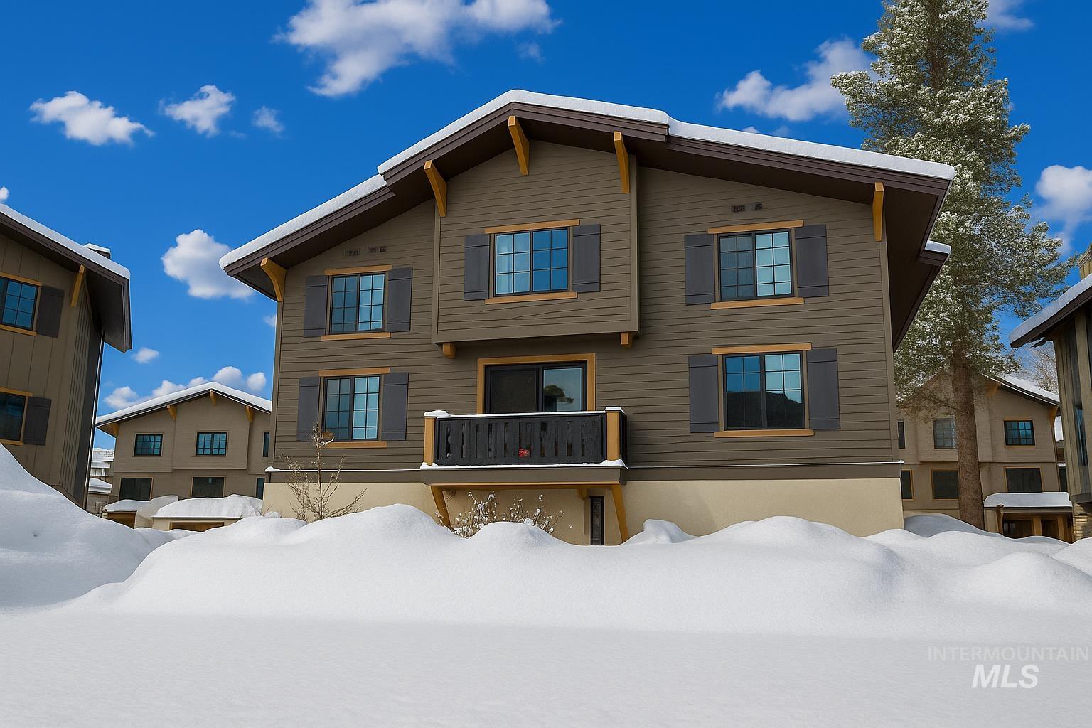 327 Silverpine Drive, McCall, Idaho 83638, 2 Bedrooms, 3 Bathrooms, Residential For Sale, Price $669,000,MLS 98967241