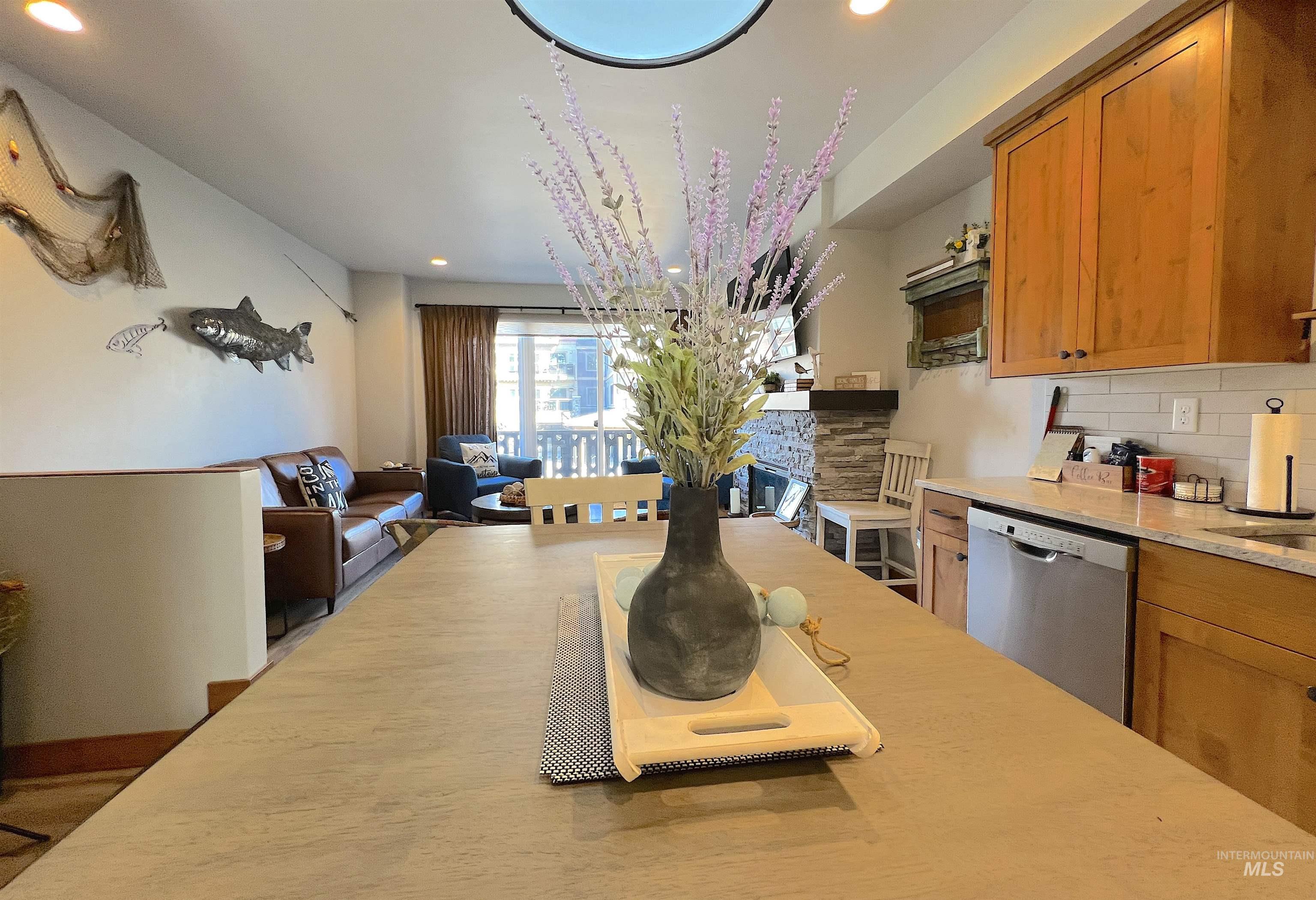 327 Silverpine Drive, McCall, Idaho 83638, 2 Bedrooms, 3 Bathrooms, Residential For Sale, Price $669,000,MLS 98967241