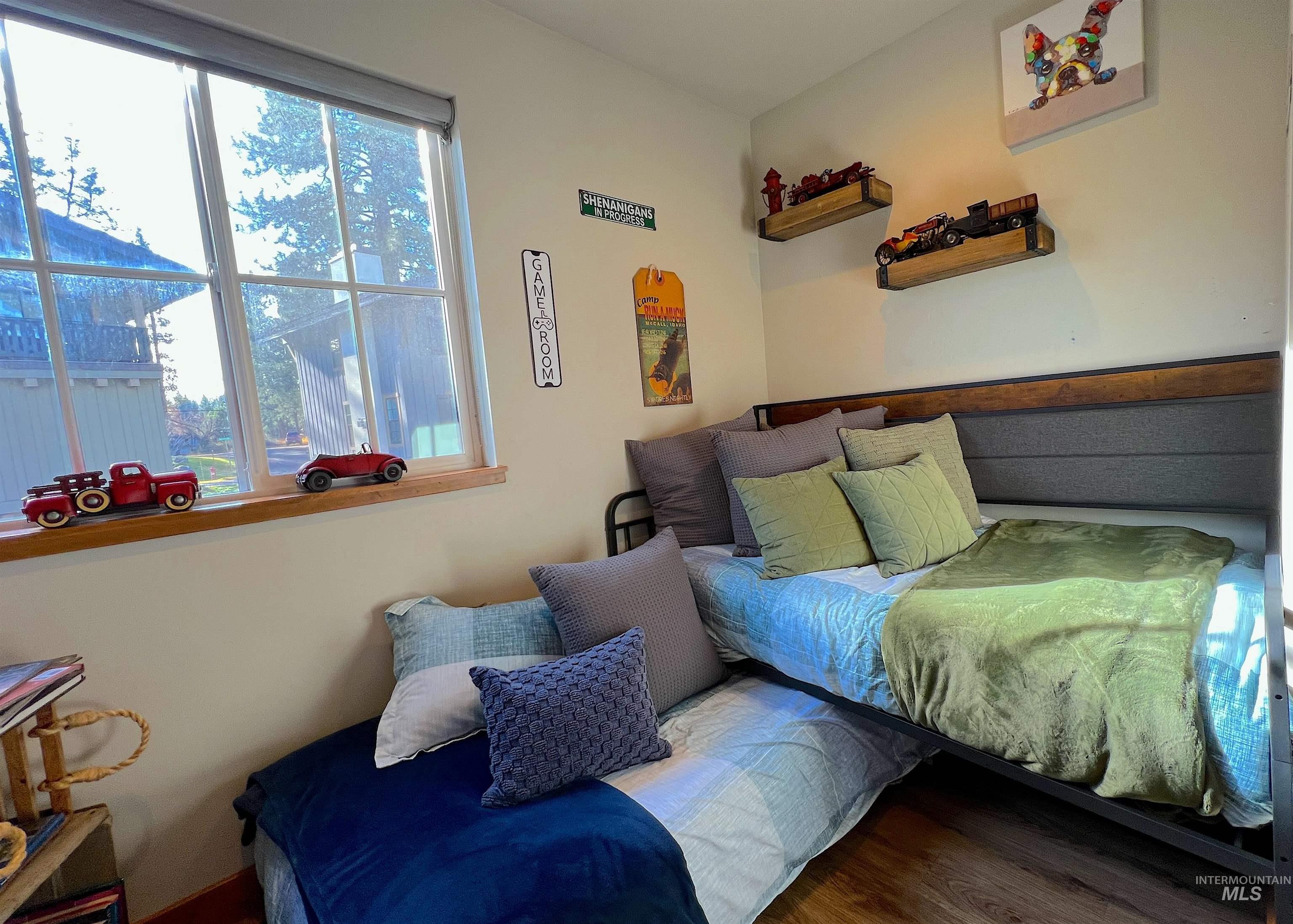 327 Silverpine Drive, McCall, Idaho 83638, 2 Bedrooms, 3 Bathrooms, Residential For Sale, Price $669,000,MLS 98967241