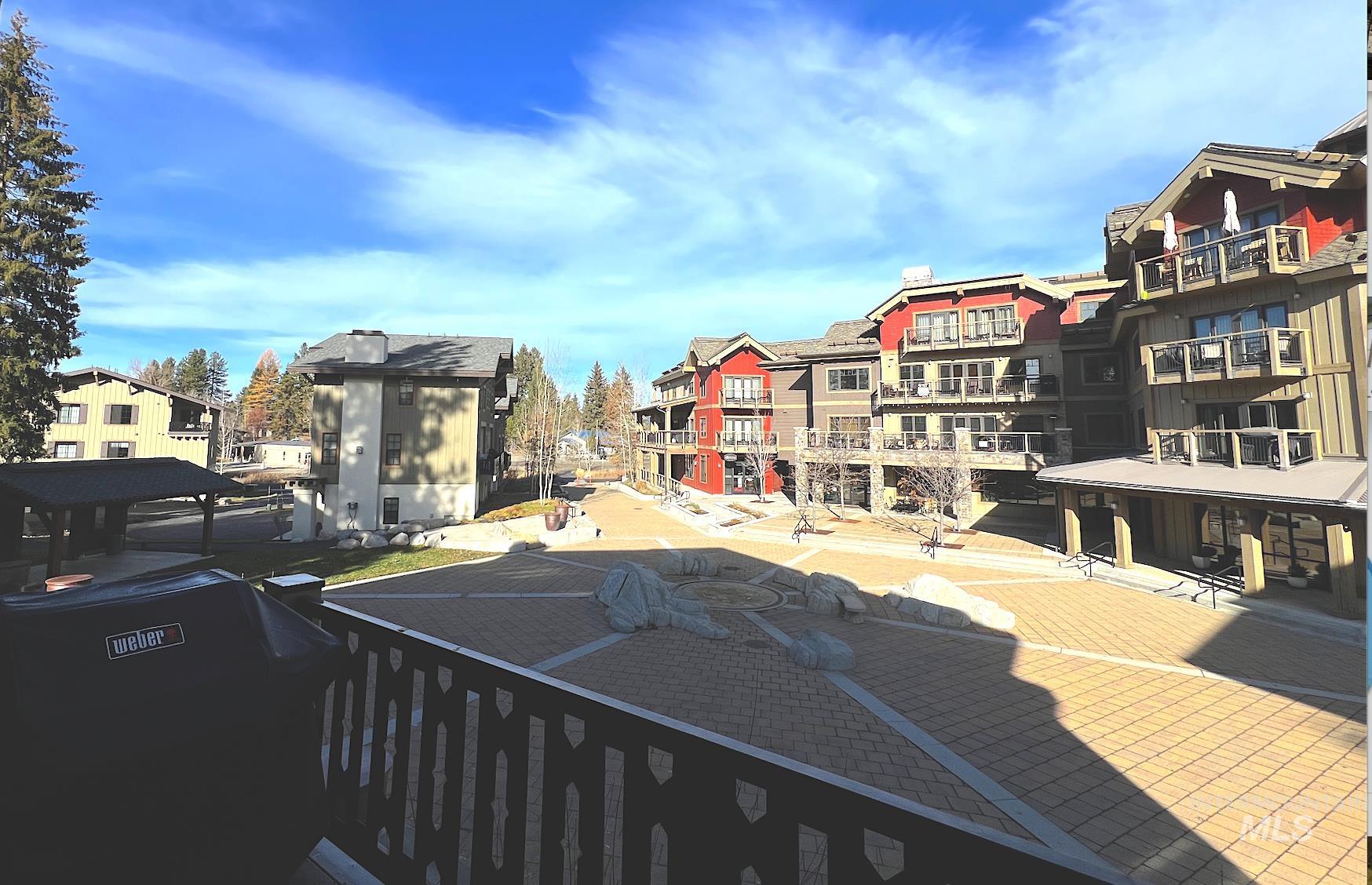 327 Silverpine Drive, McCall, Idaho 83638, 2 Bedrooms, 3 Bathrooms, Residential For Sale, Price $669,000,MLS 98967241